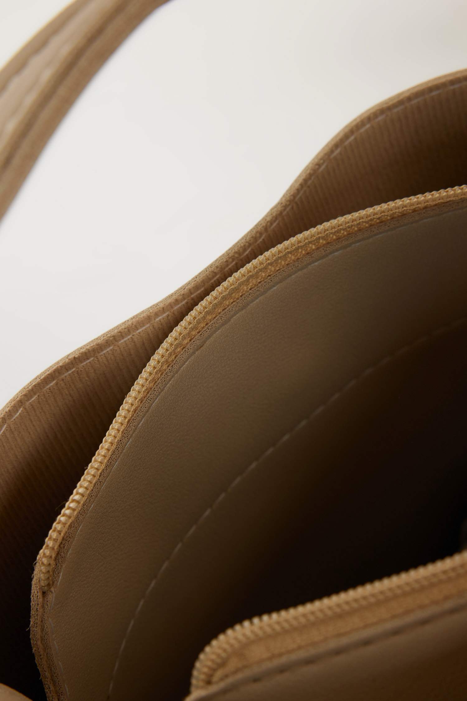 Woman Faux Leather Shoulder Bag