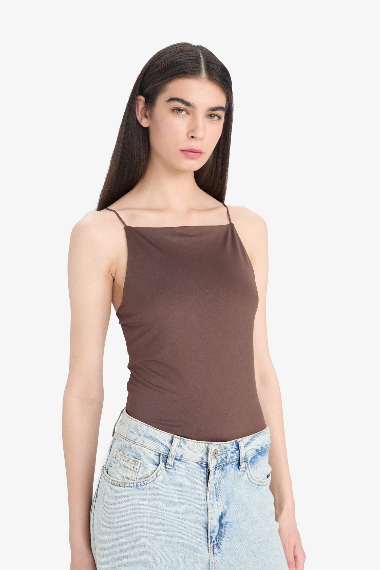 Обтягивающая майка с квадратным вырезом