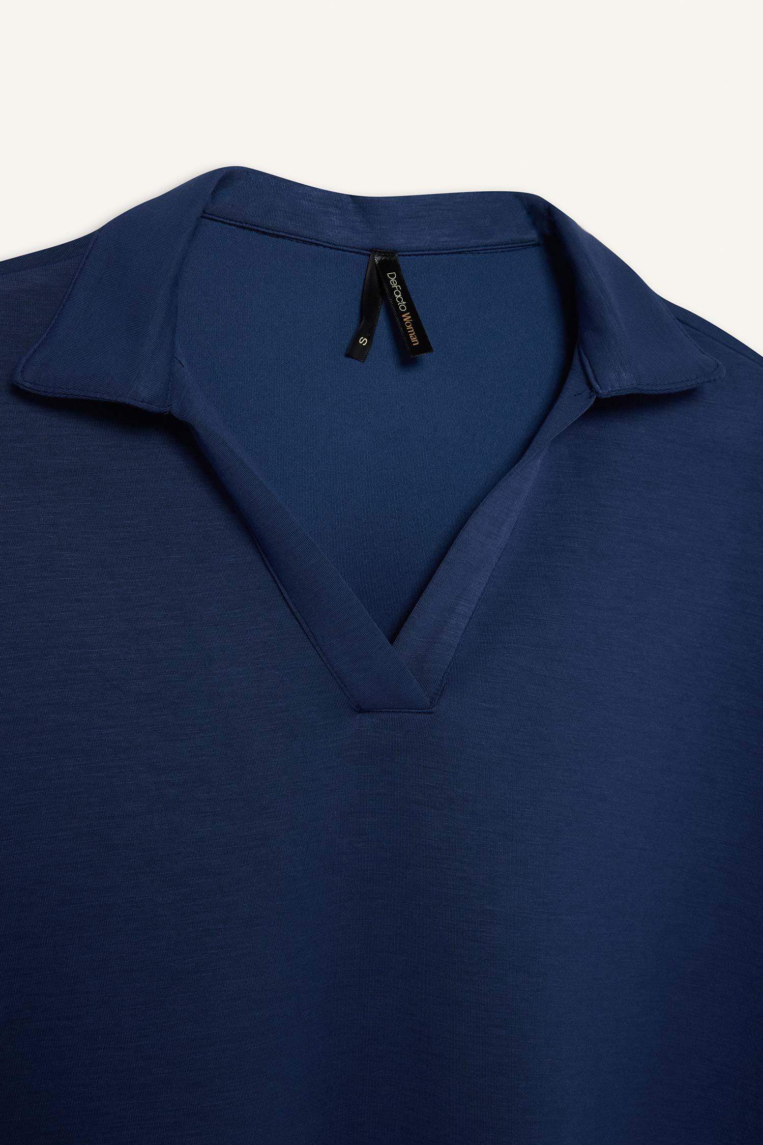 Поло рубашка свободного кроя с коротким рукавом из ткани 