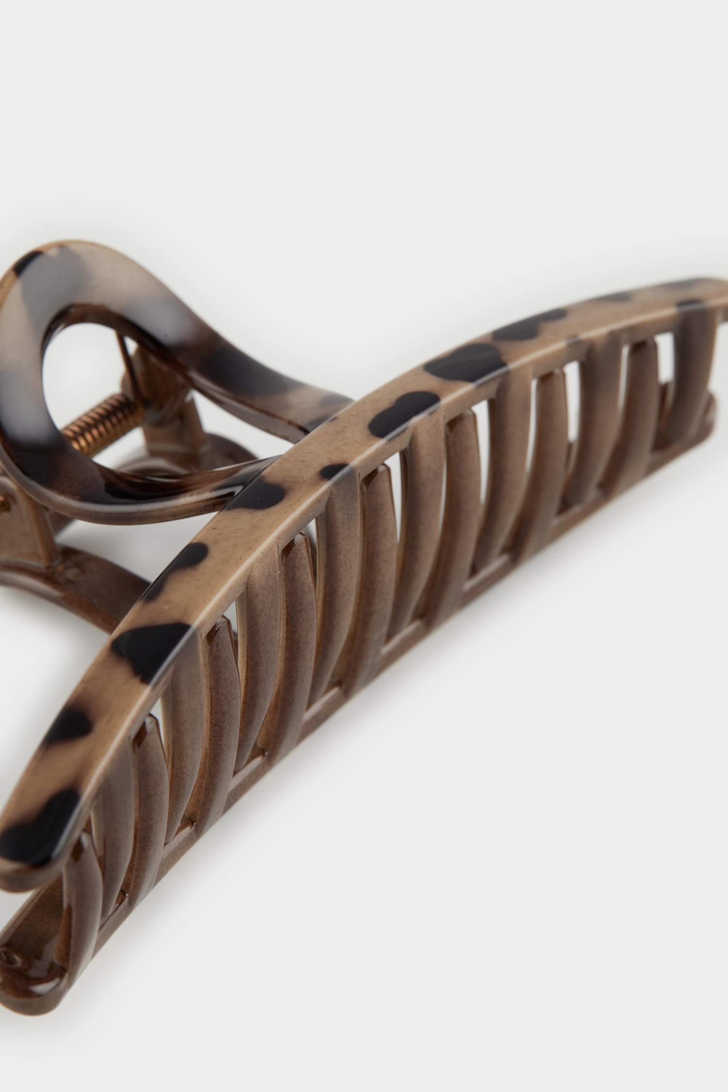 مشبك شعر بنقش ليوبارد نسائي