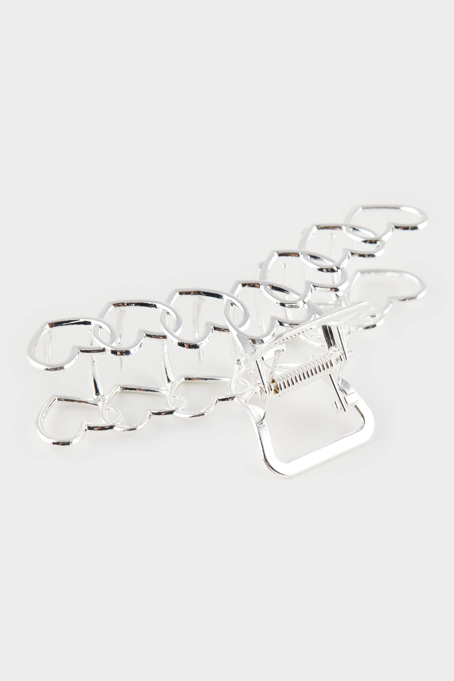 بنسة شعر بنقش قلوب نسائي