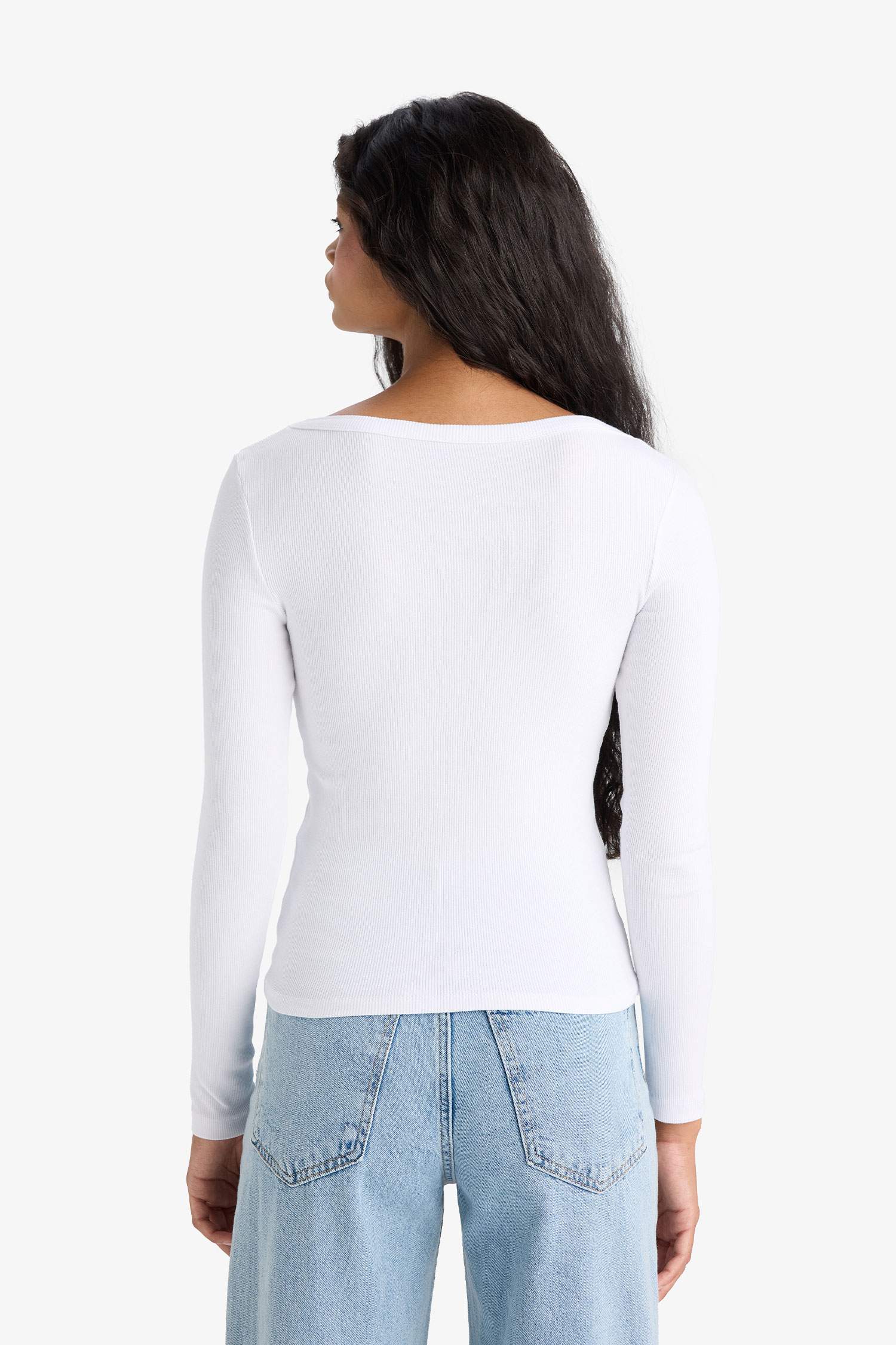 تيشيرت ردن طويل سادة بيزك سليم فيت وياخة مدورة