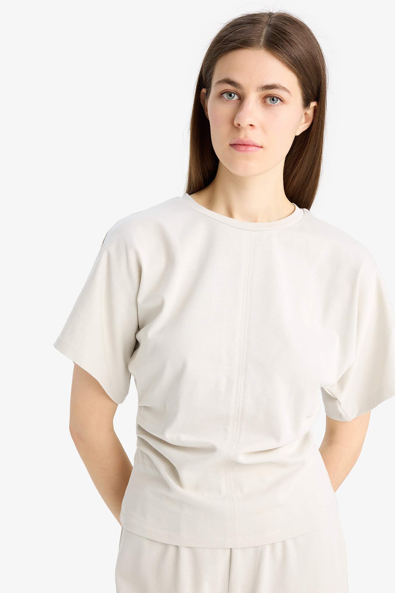 Slim Fit Dar Kesim Bisiklet Yaka Premium Kısa Kollu Tişört