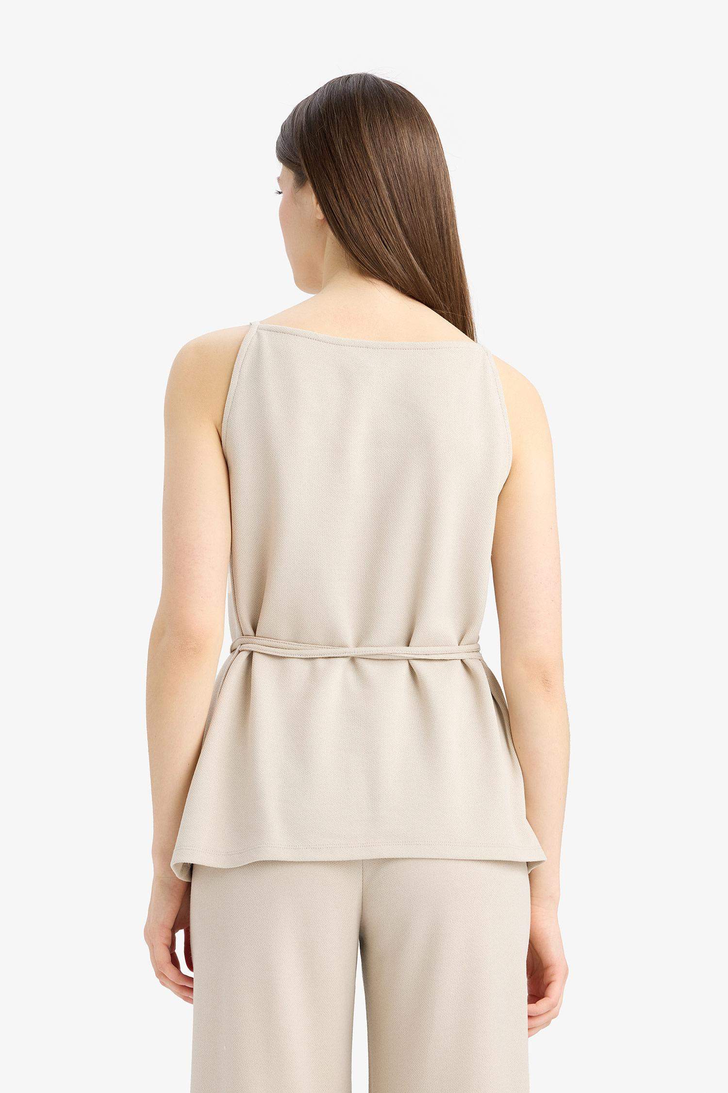 Regular Fit Kayık Yaka Bağcıklı Pike Kolsuz Bluz	