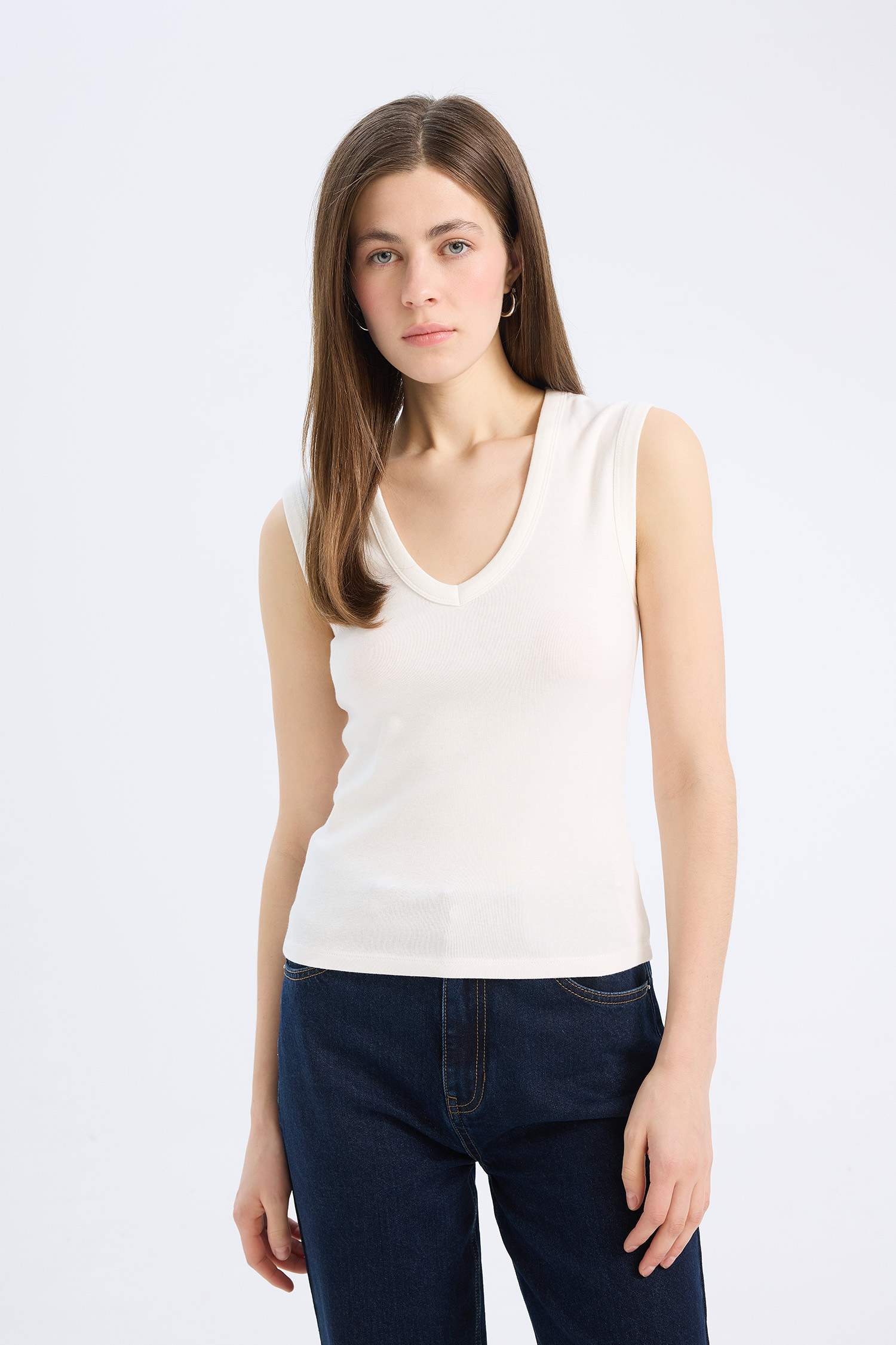 Slim Fit Dar Kesim V Yaka Ribana Atlet