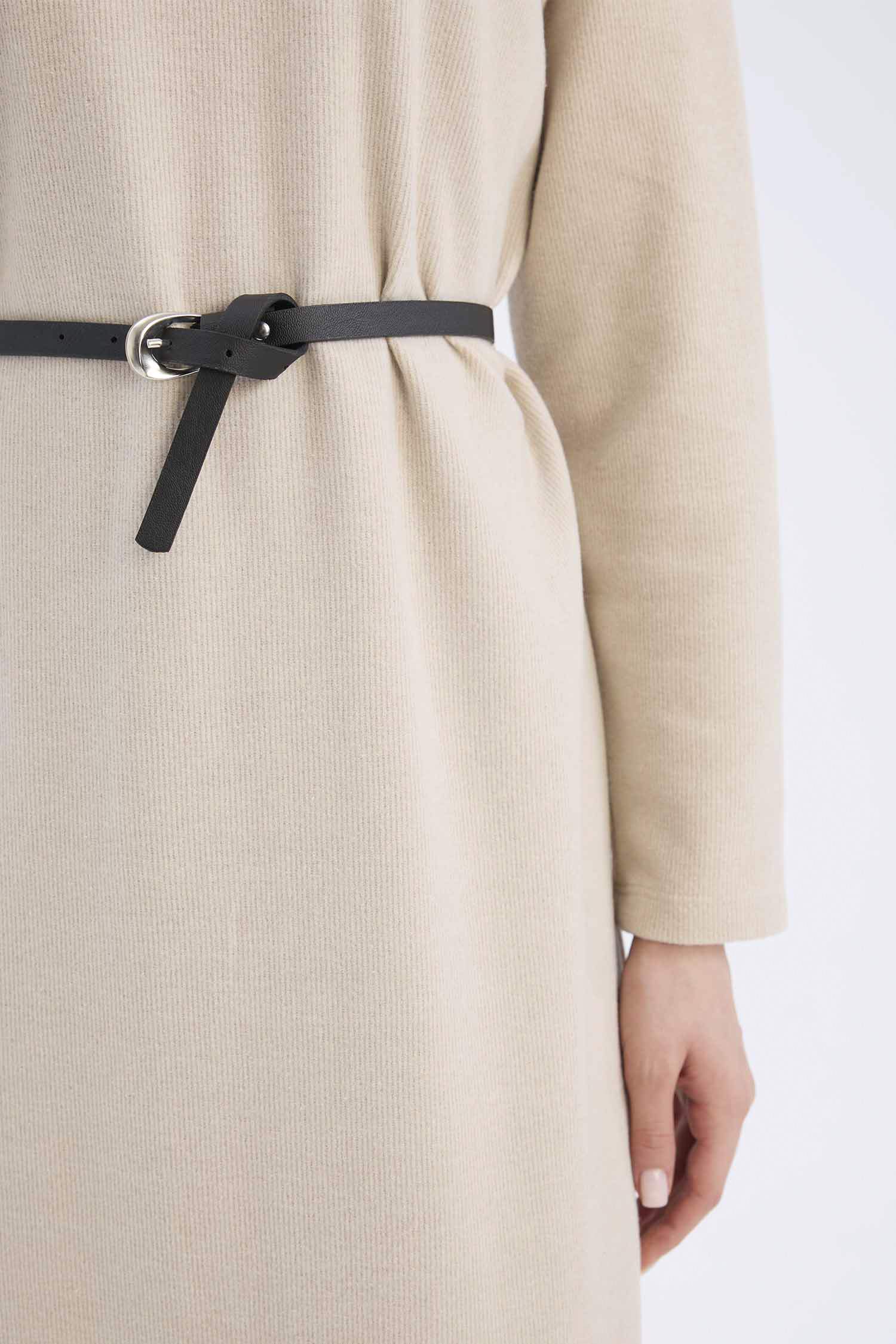 Regular Fit Bisiklet Yaka Uzun Kollu Kemerli Selanik Kumaş Maxi Elbise