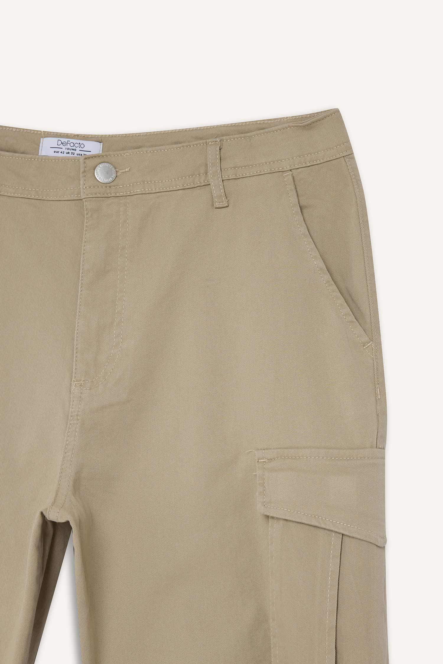 Loose Comfortable Fit Wide Leg Gabardine Cargo Pants