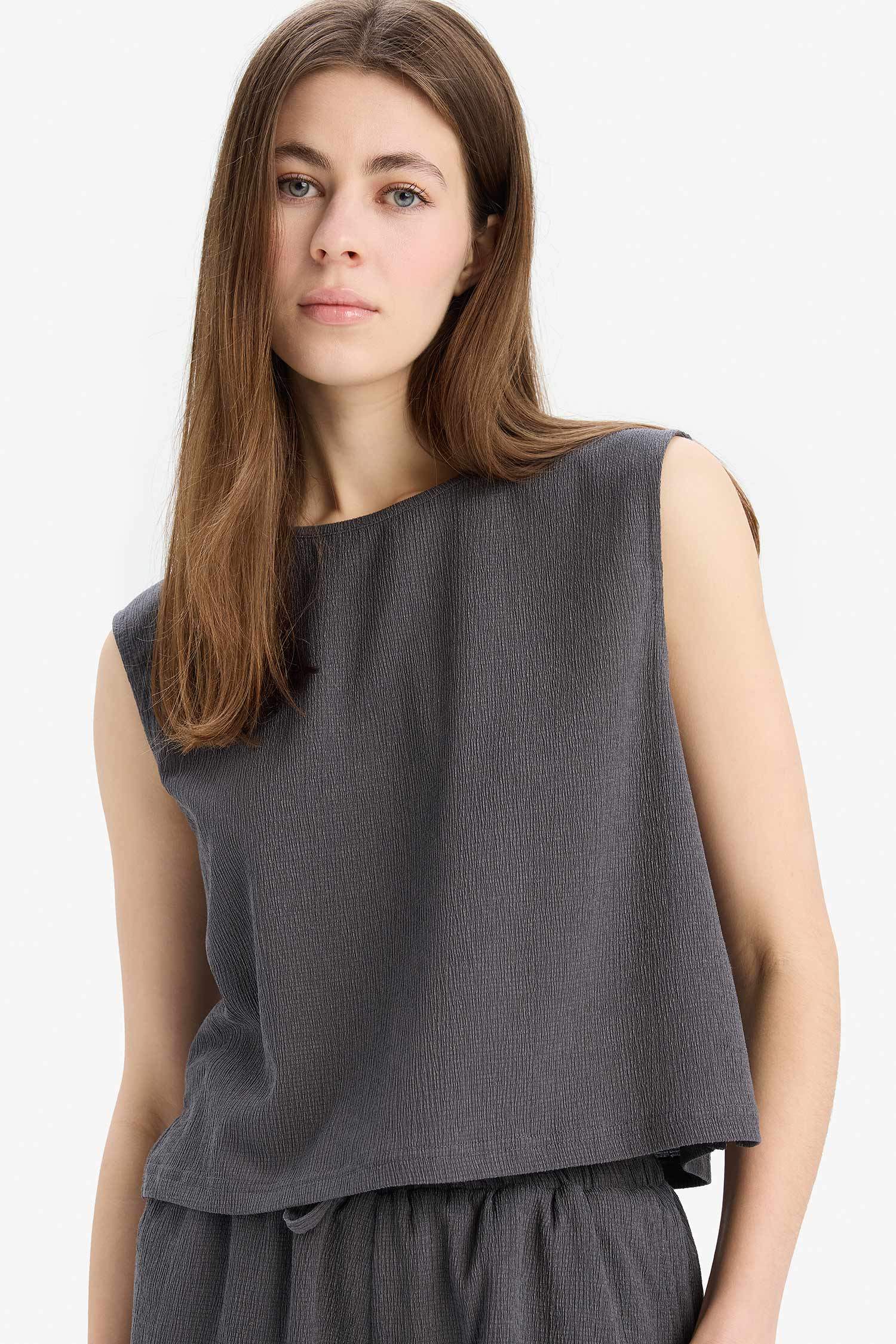 Regular Fit Crew Neck Crepe Blouse