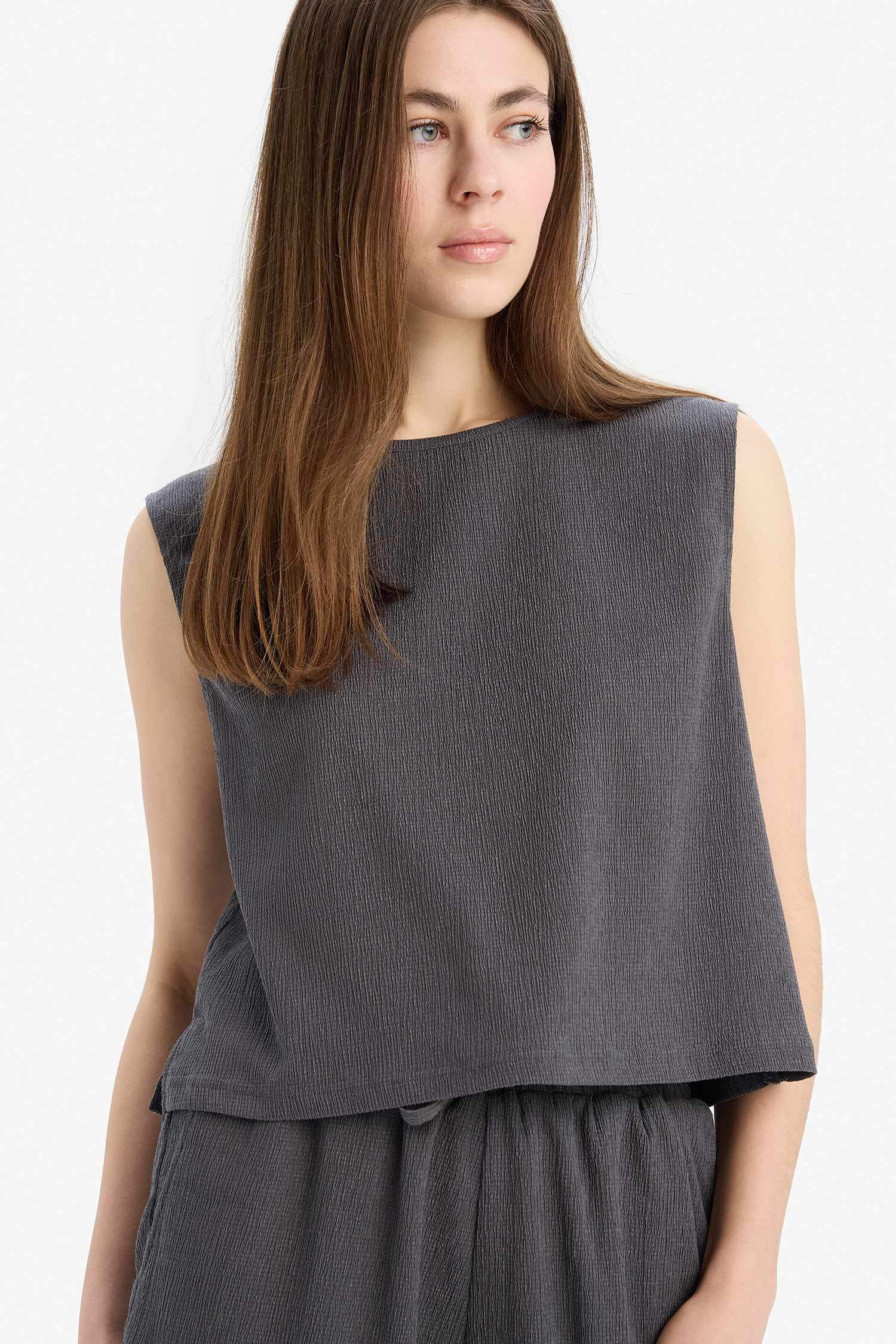 Regular Fit Crew Neck Crepe Blouse