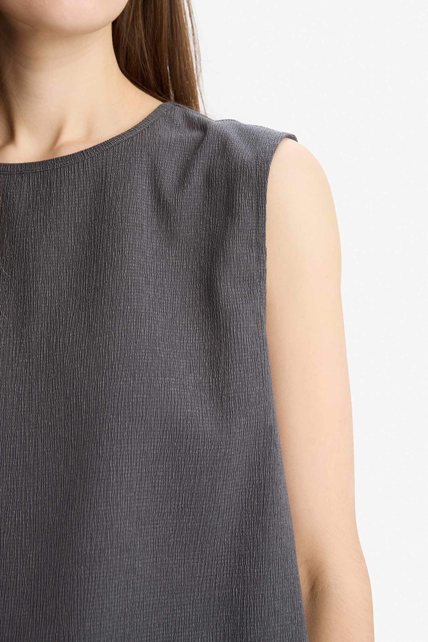 Regular Fit Crew Neck Crepe Blouse