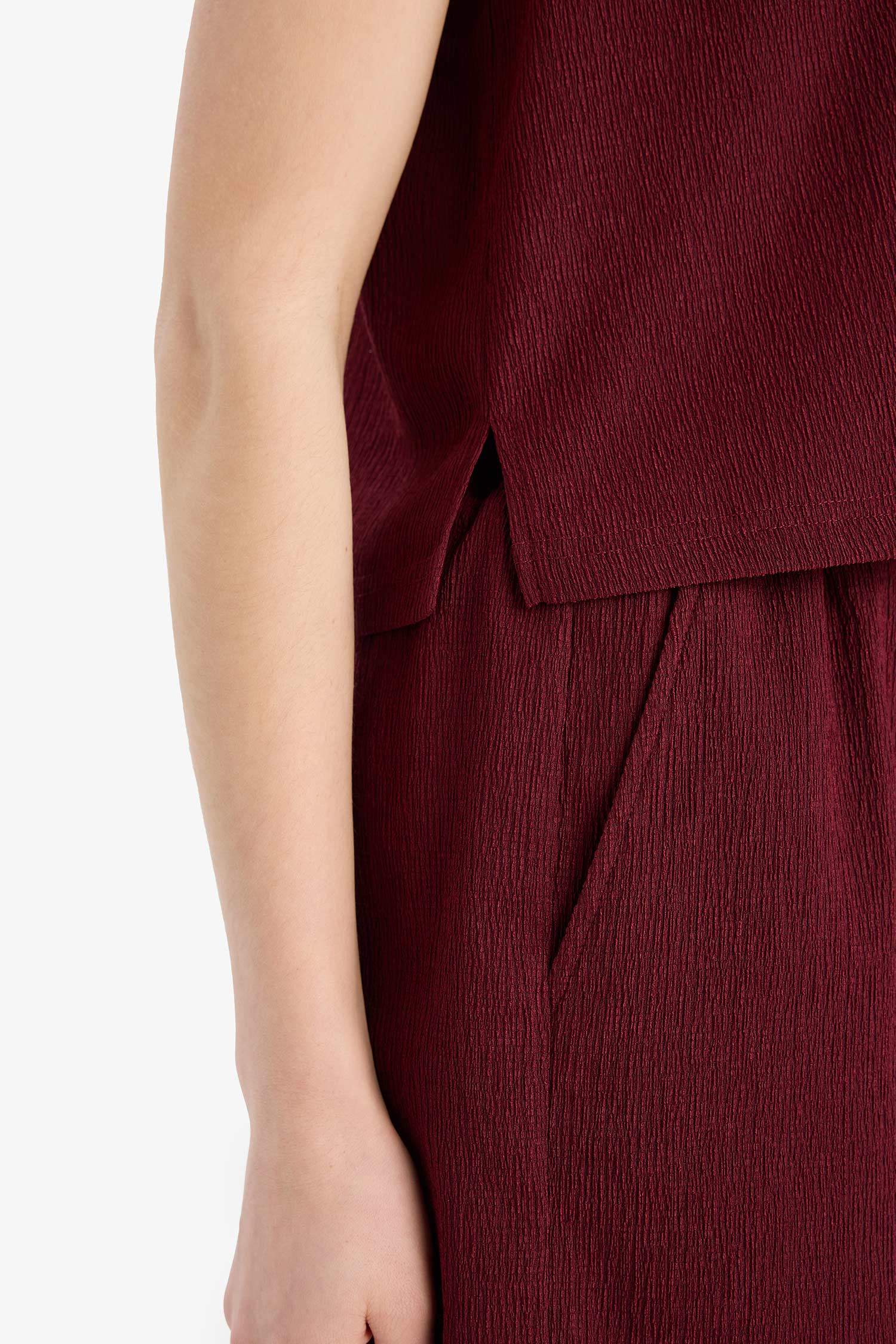 Майка из ткани с круглым вырезом стандартного кроя