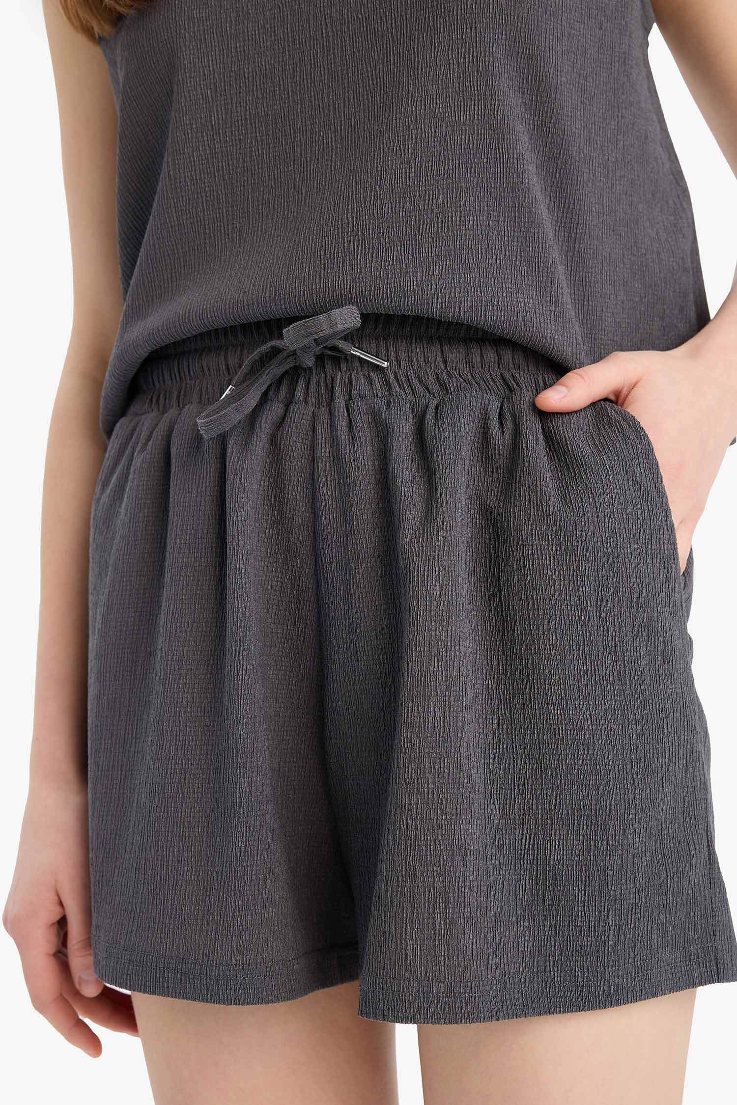 Шорты свободного кроя из жатой ткани