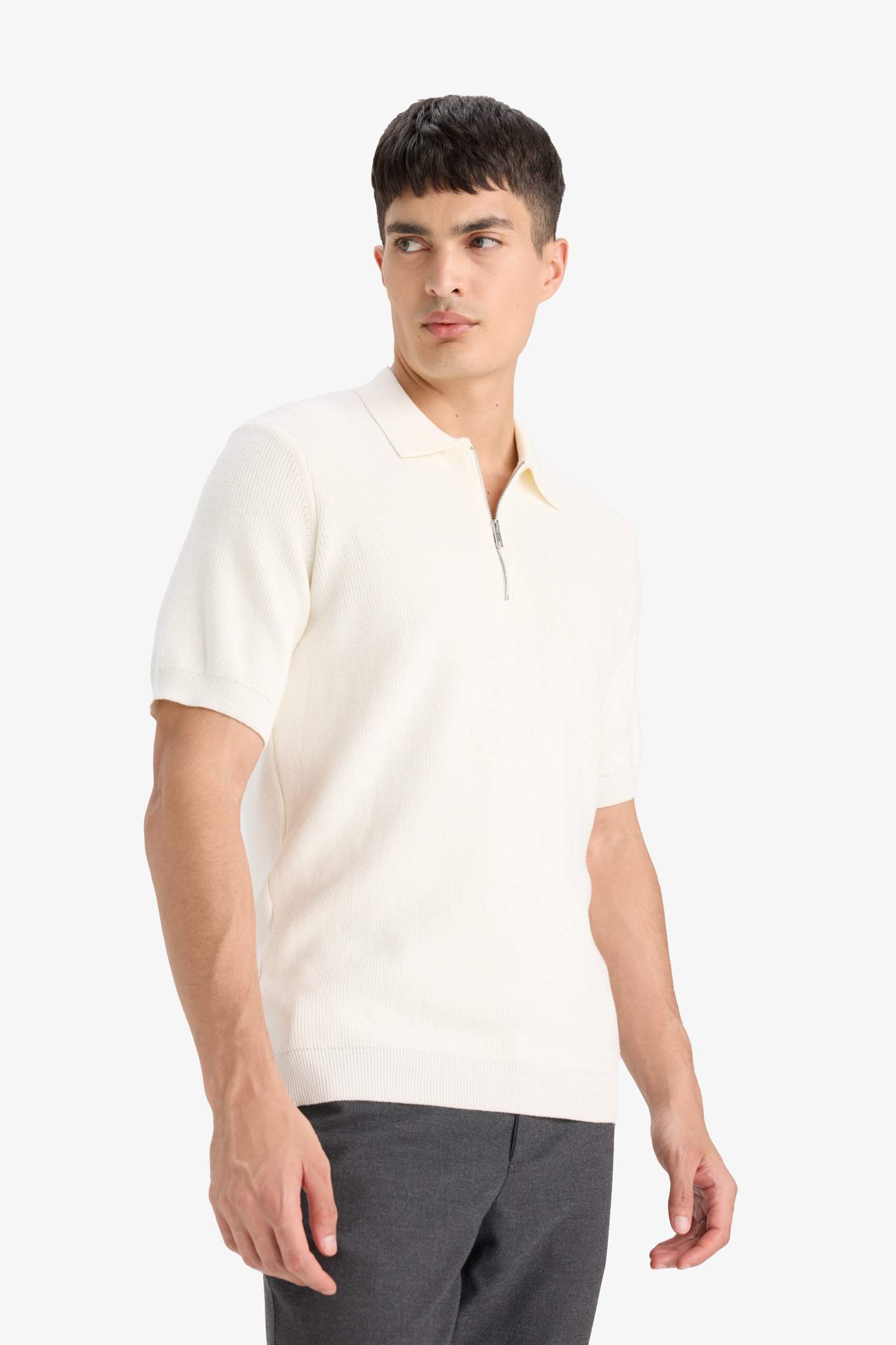 تيشيرت بولو تريكو نص ردن قصة عادية بياخة نص سحاب