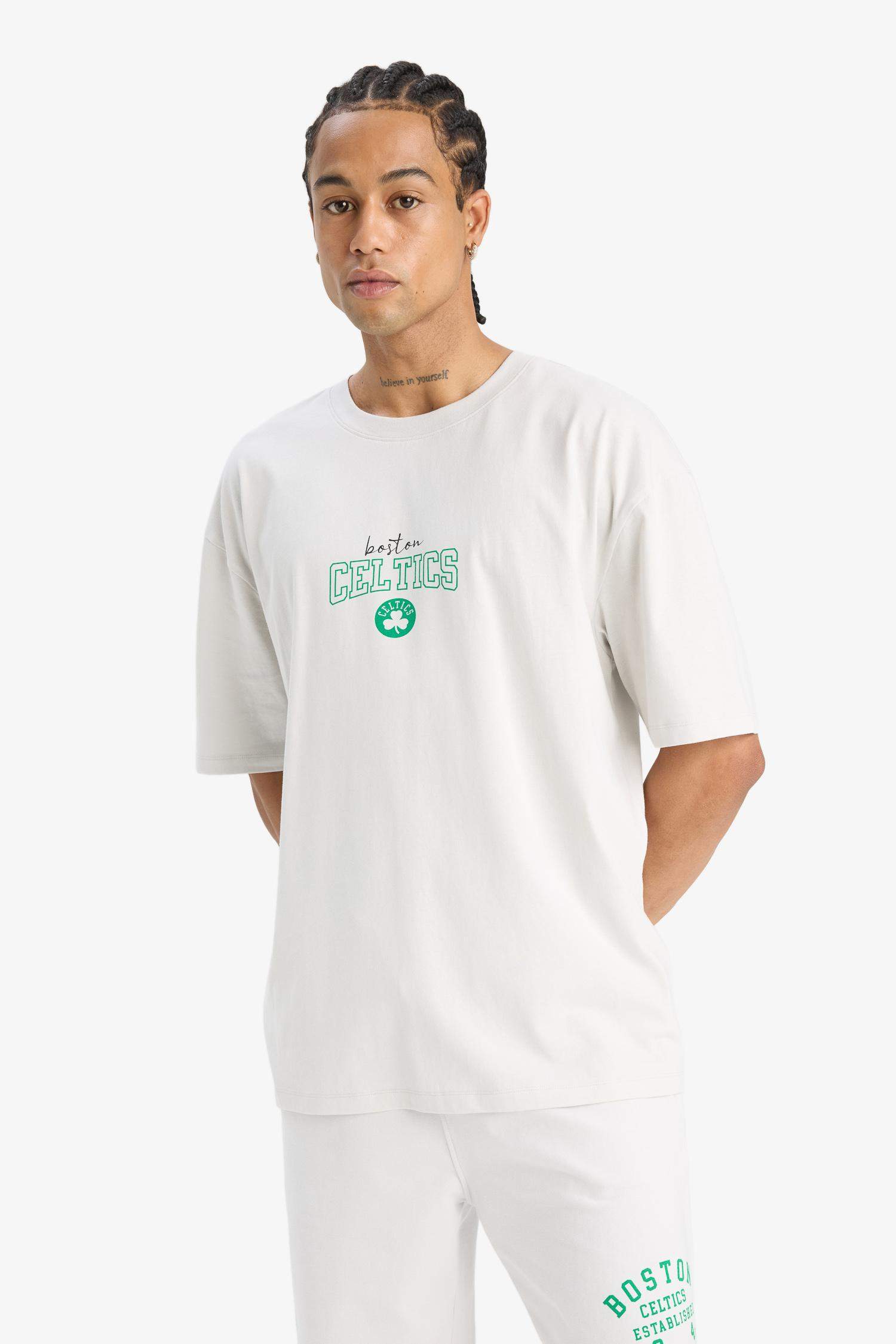 %100 Pamuk DeFactoFit NBA Boston Celtics Oversize Geniş Kalıp Bisiklet Yaka Sırt Baskılı Kısa Kollu Tişört