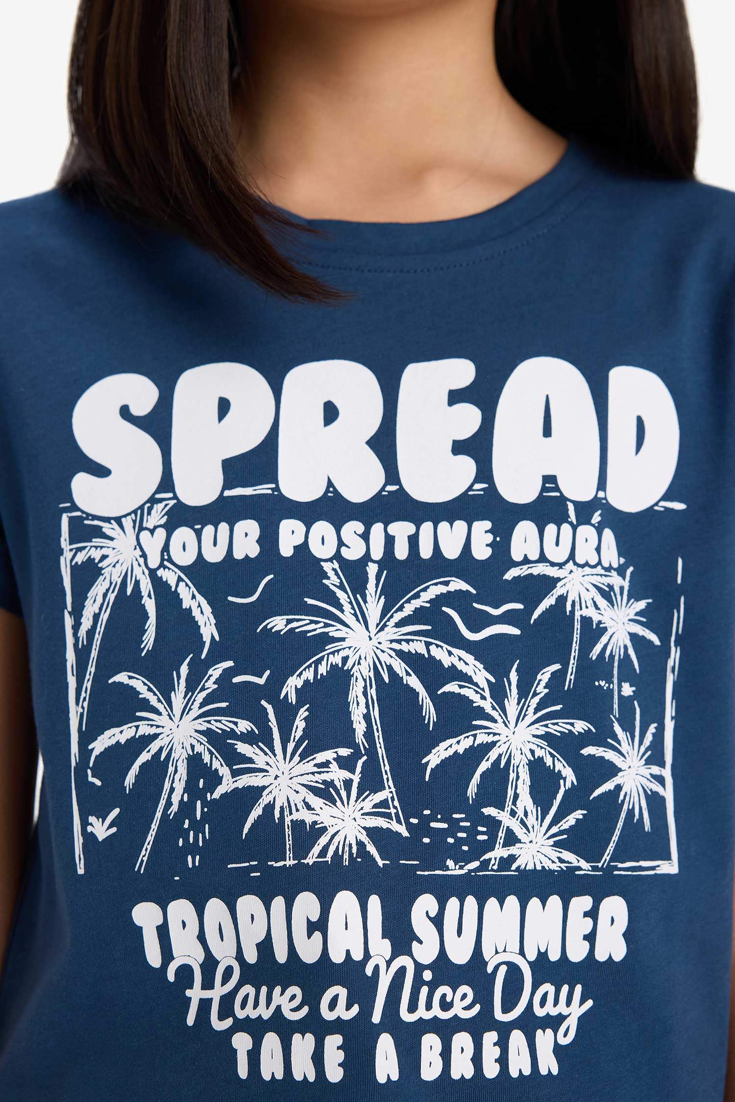 تيشيرت نص كم مطبوع قصة عادية