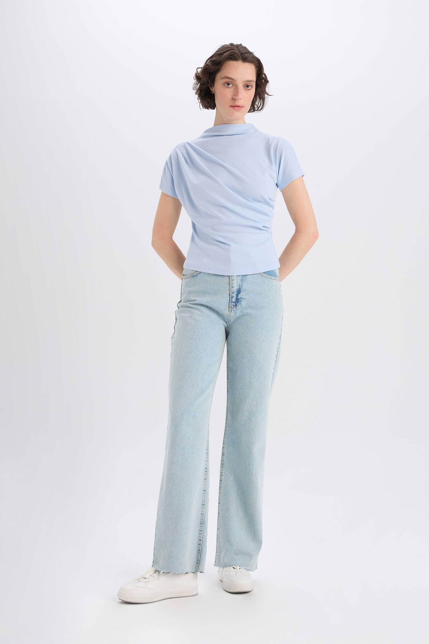 Slim Fit Dar Kesim Bisiklet Yaka Basic Düz  Ribana Kısa Kollu Tişört