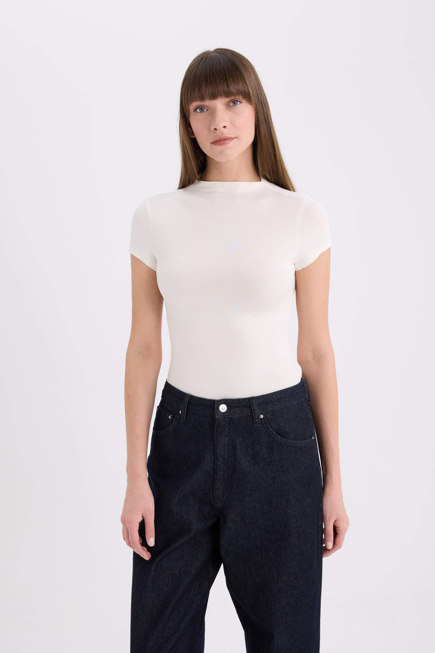 Slim Fit Dar Kesim Yarım Balıkçı Yaka Soft Touch Kısa Kollu Tişört