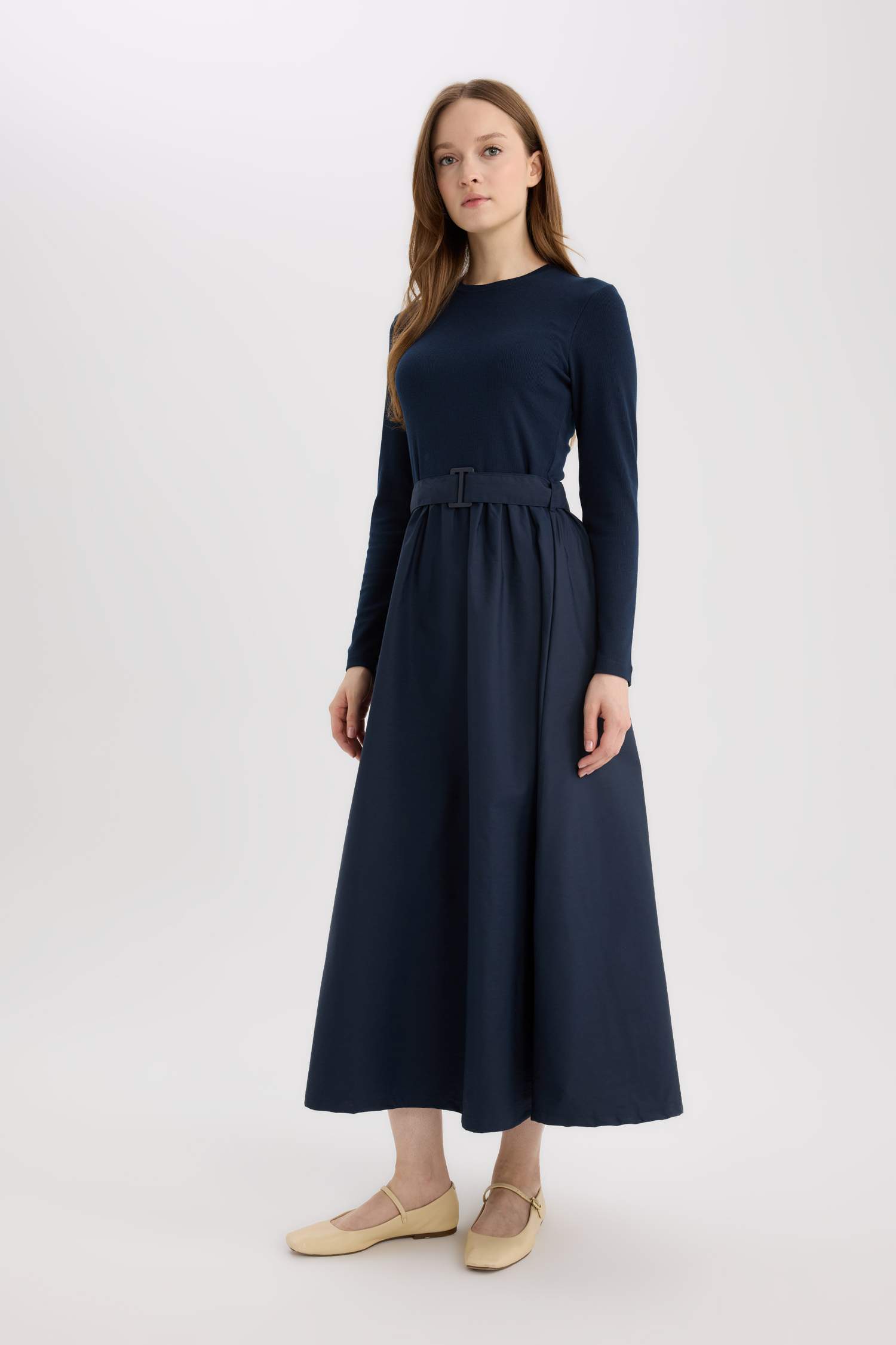 Regular Fit Bisiklet Yaka Paraşüt Uzun Kollu Maxi Tesettür Elbise