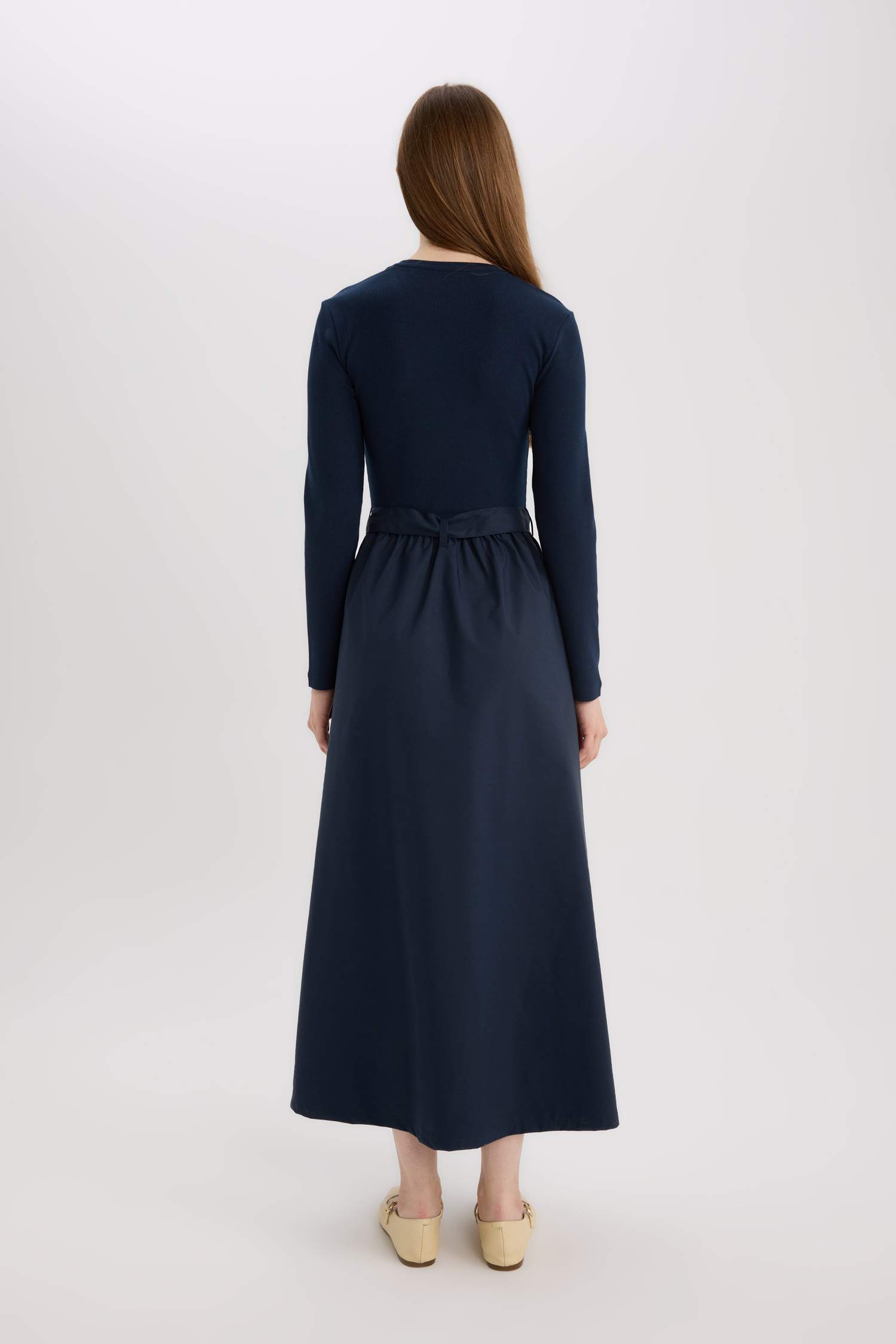 Regular Fit Bisiklet Yaka Paraşüt Uzun Kollu Maxi Tesettür Elbise