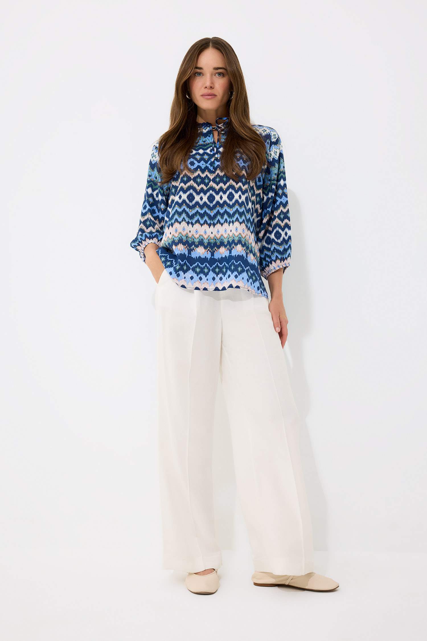 قميص ردن طويل منقوش قصة عادية بياخة V