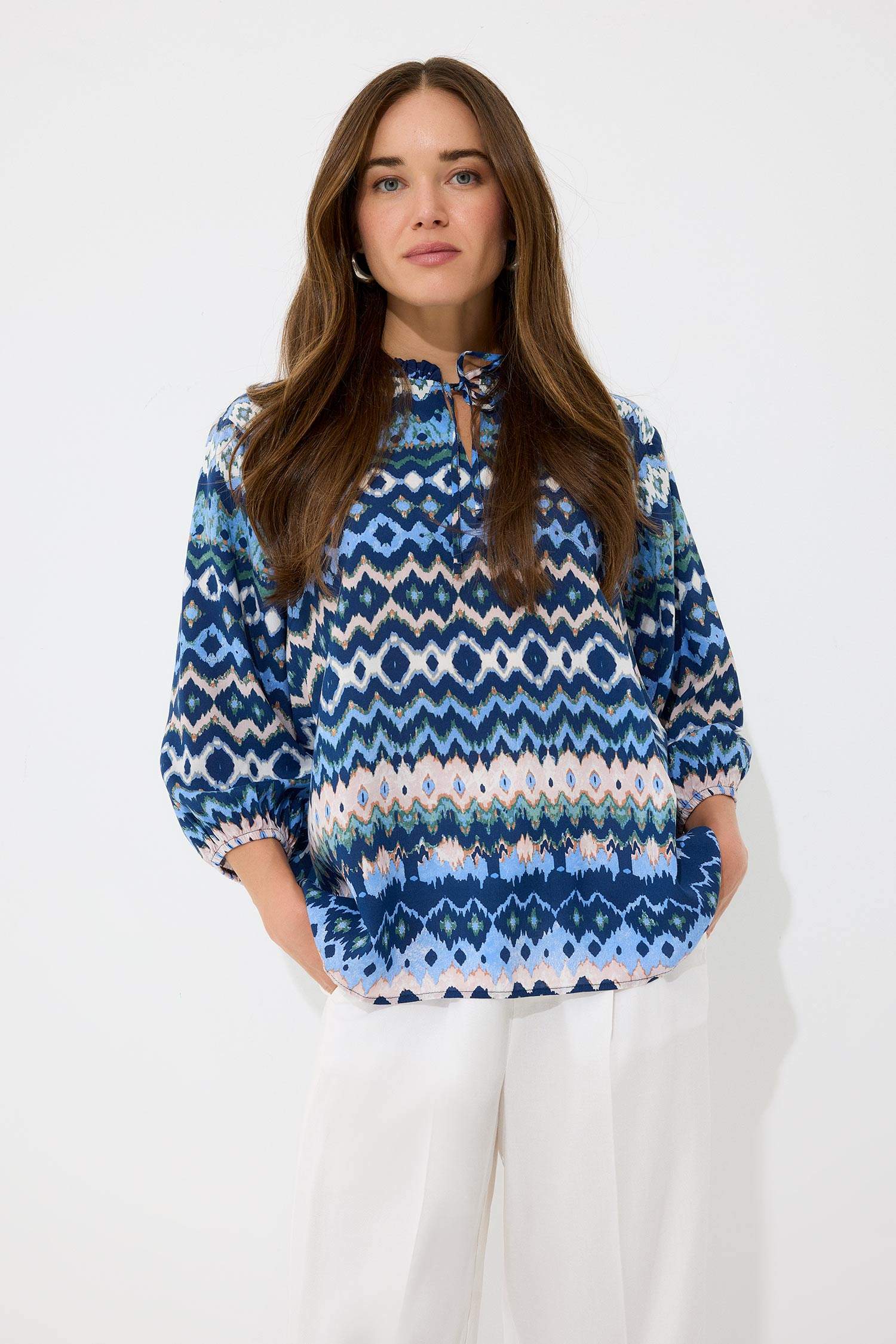 قميص ردن طويل منقوش قصة عادية بياخة V