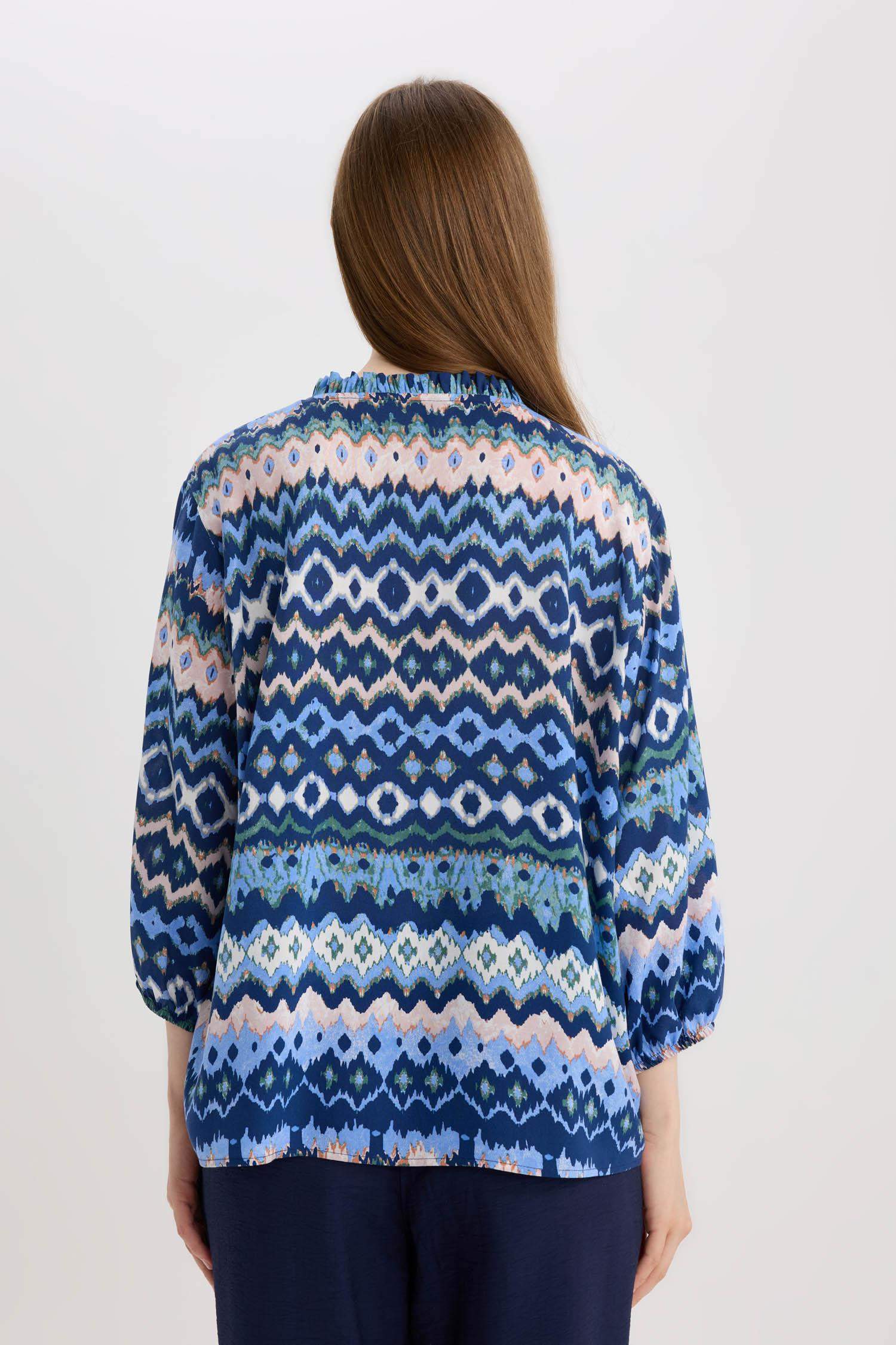 قميص ردن طويل منقوش قصة عادية بياخة V