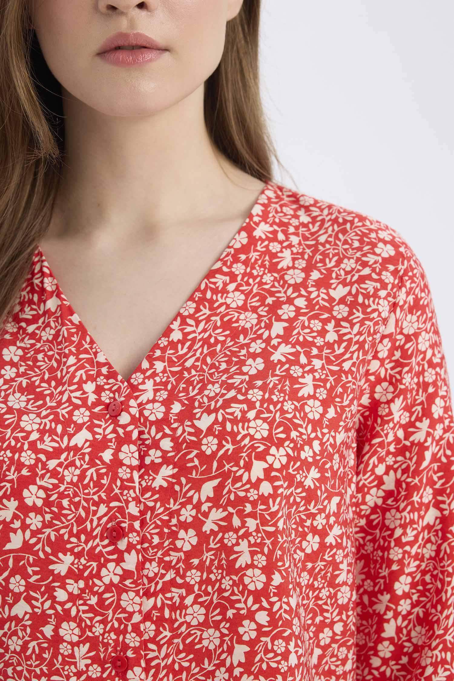 قميص ردن طويل قصة عادية بياخة V