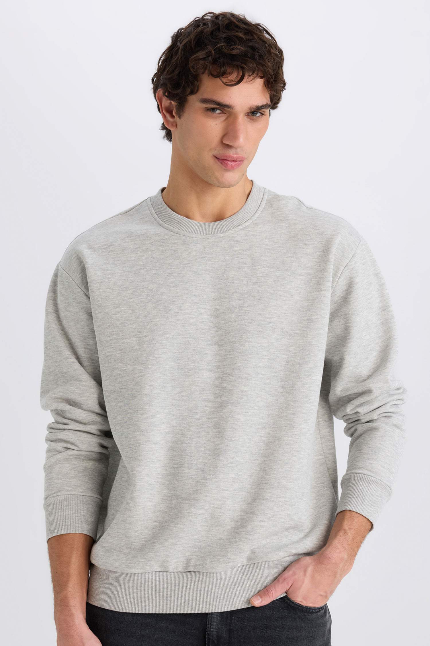 Oversize Geniş Kalıp Bisiklet Yaka Kalın Basic Düz Sweatshirt