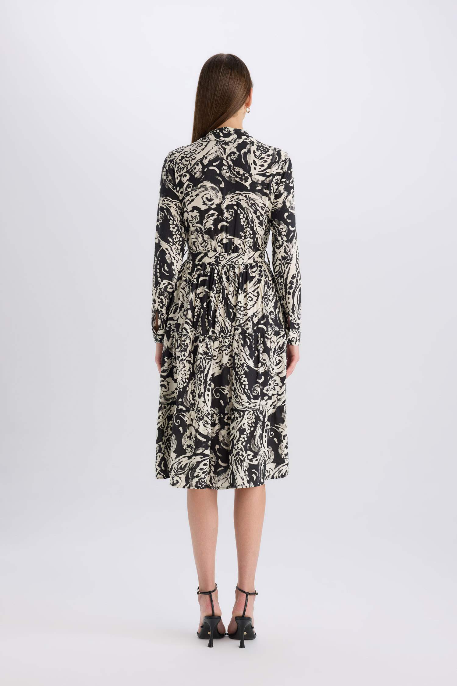 Gömlek Yaka Desenli Uzun Kollu Kuşaklı Midi Elbise