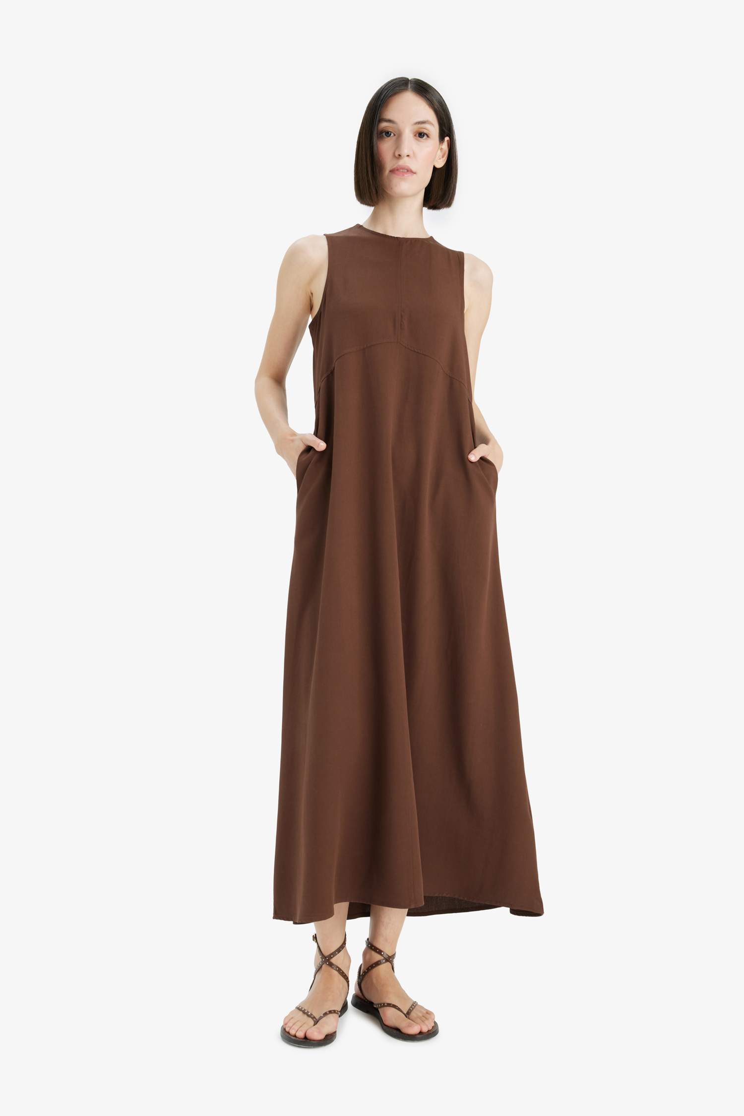 Bisiklet Yaka Keten Karışımlı Kolsuz Maxi Elbise