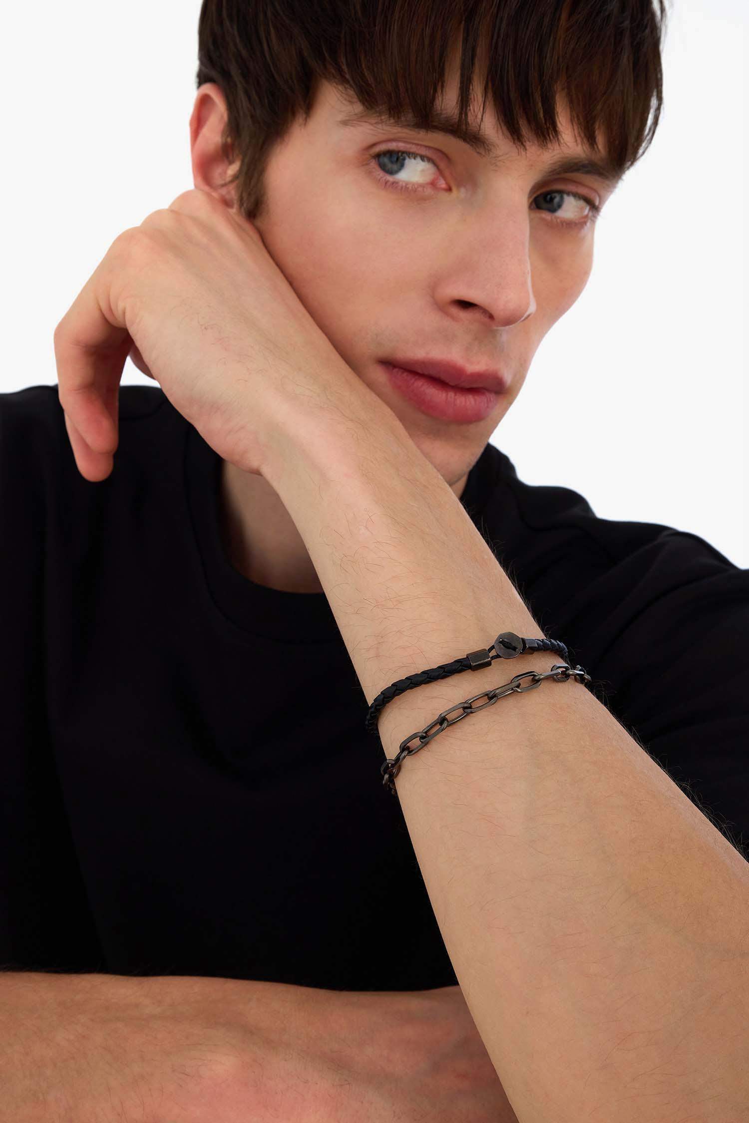 AtolyeWolf x DeFacto Erkek 2'li Siyah Forsa Siyah Deri Çelik Parçalı ve Çelik Zincirli Bileklik