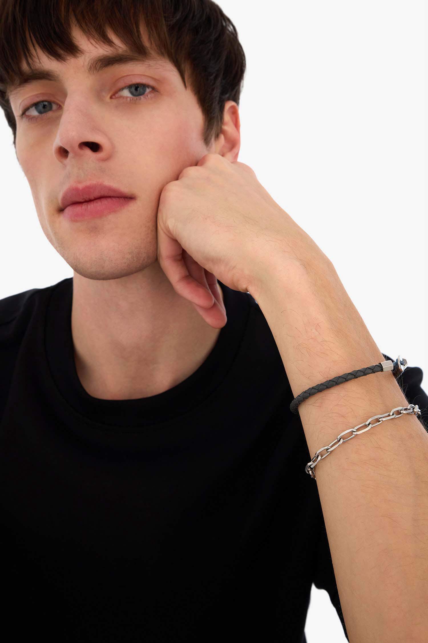 AtolyeWolf x DeFacto Erkek 2'li Siyah Forsa Gri Deri Çelik Parçalı ve Çelik Zincirli Bileklik