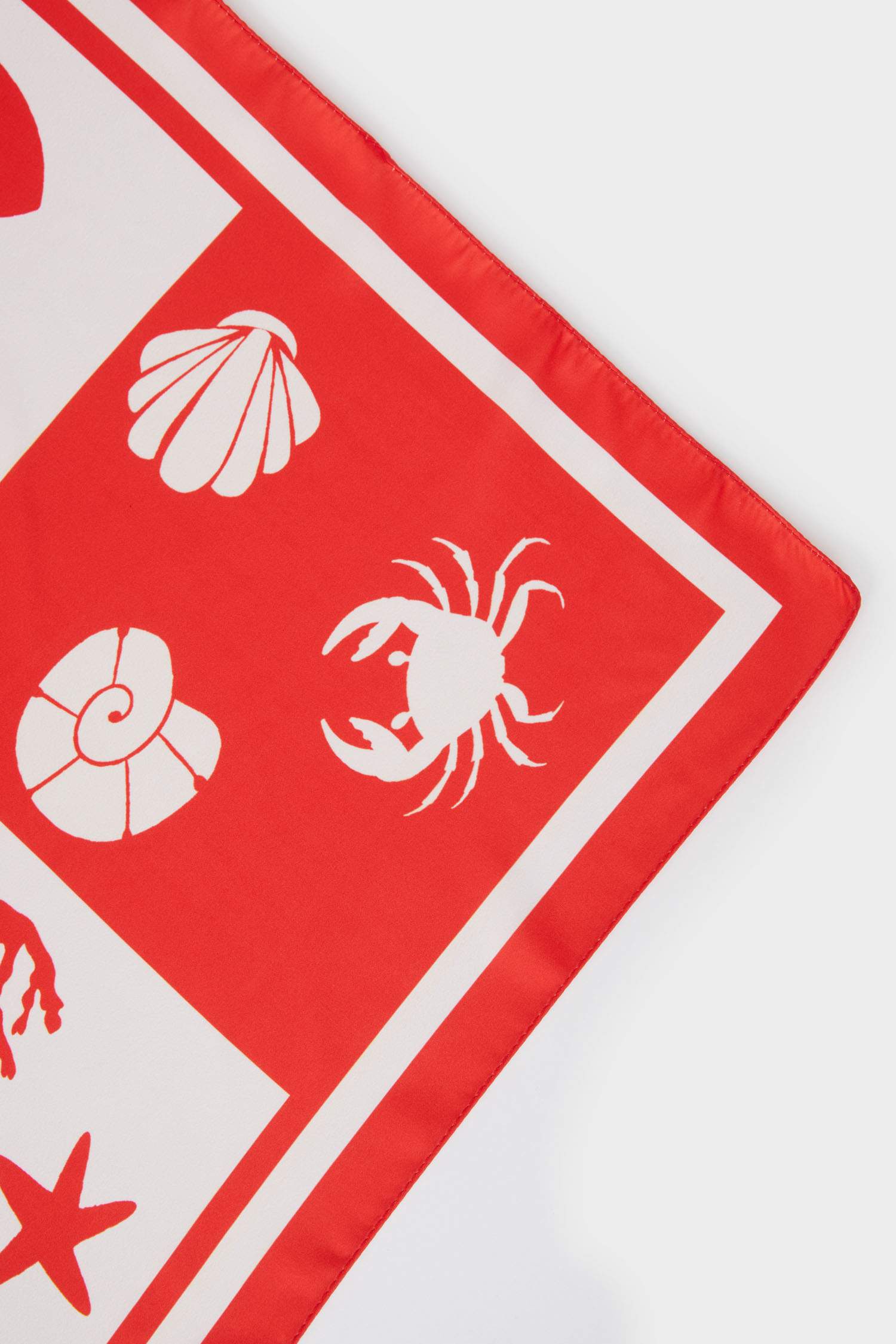 Kadın Desenli Saten Fular