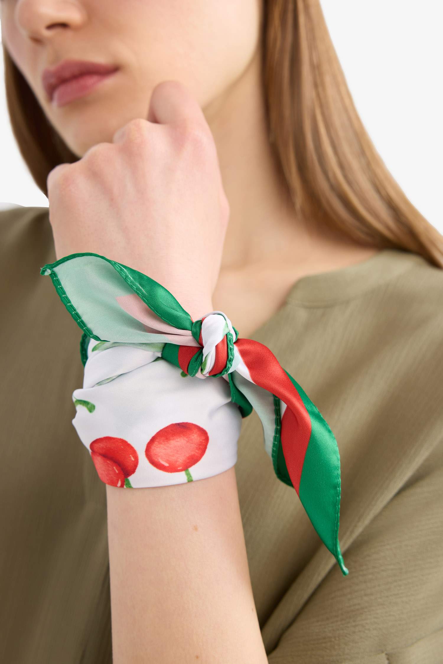 Woman Printed Satin Bandana