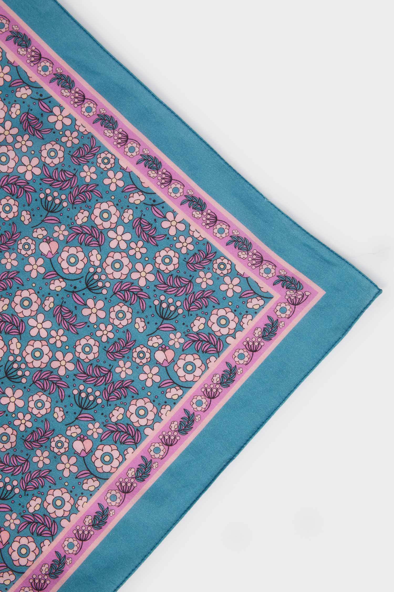 Woman Printed Bandana