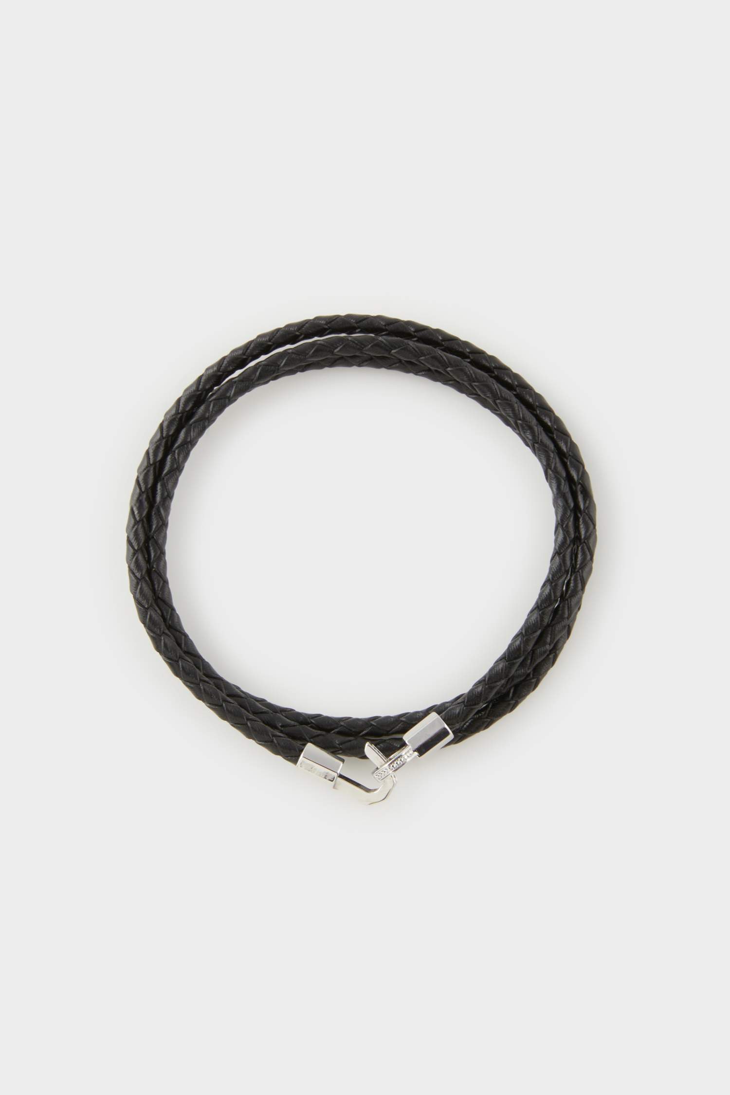 اسورة رجالي فضي من AtolyeWolf x DeFacto