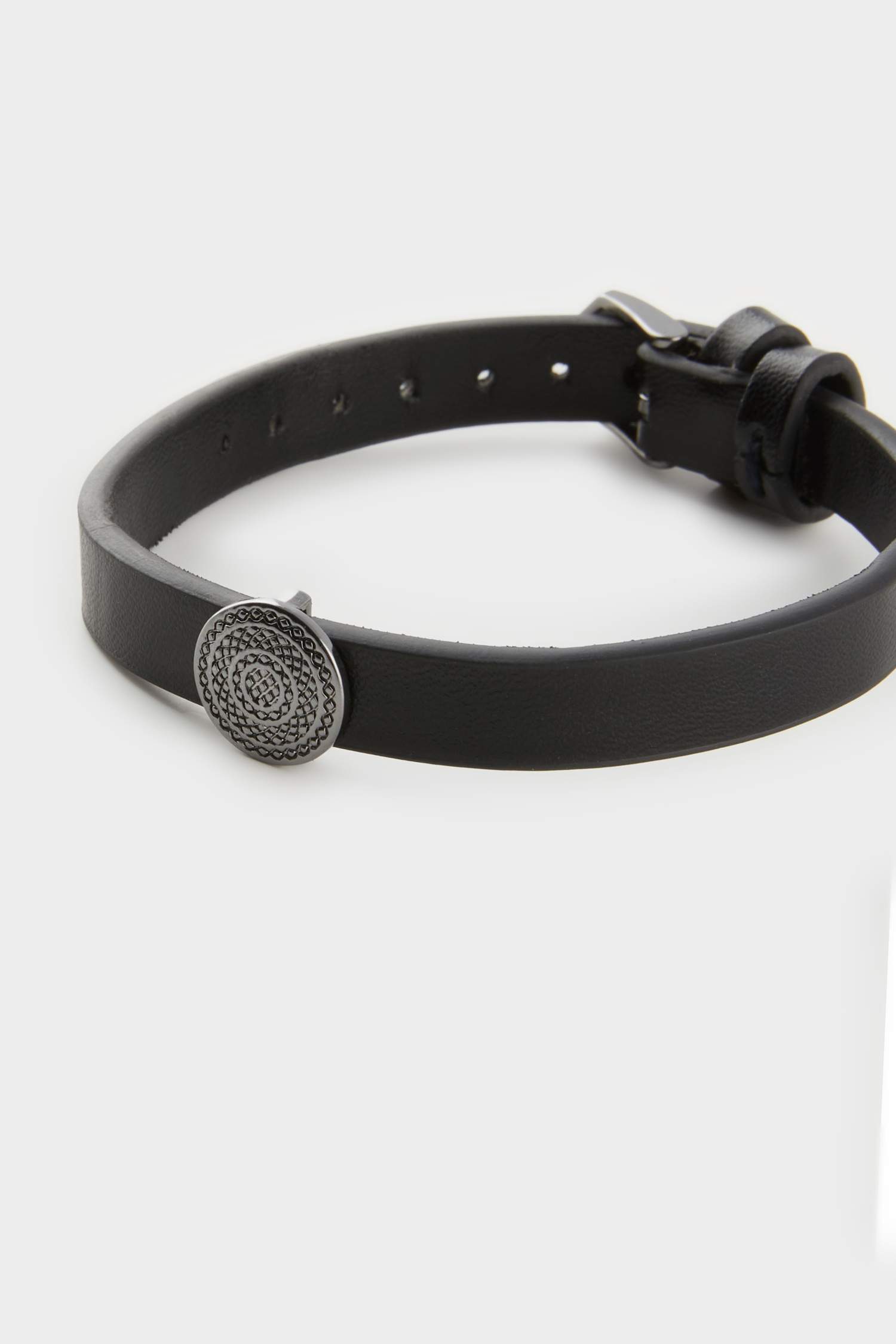 AtolyeWolf x DeFacto Erkek Siyah Deri Çelik Parçalı Bileklik