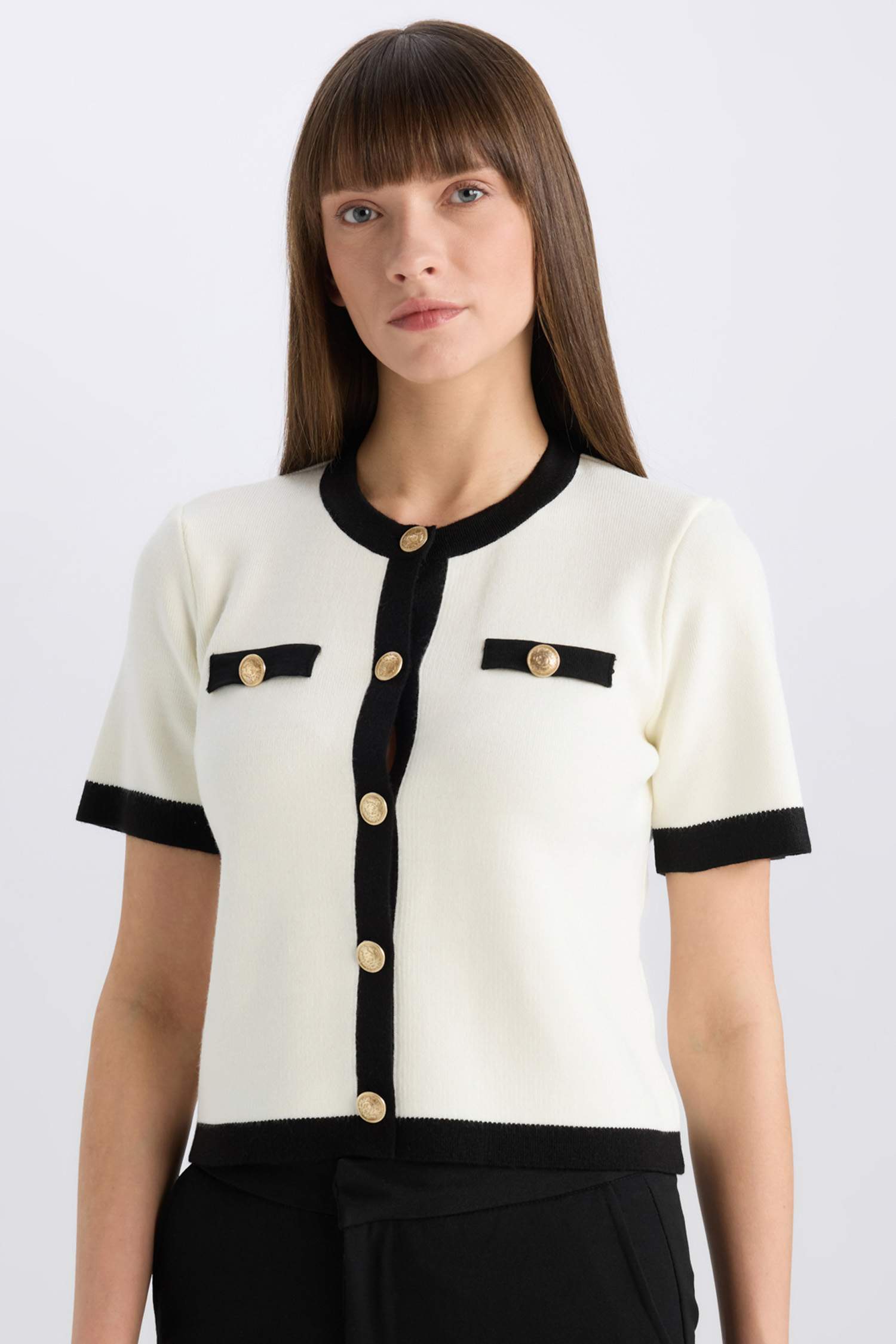 Regular Fit Bisiklet Yaka Düğmeli Kısa Kollu Triko Hırka