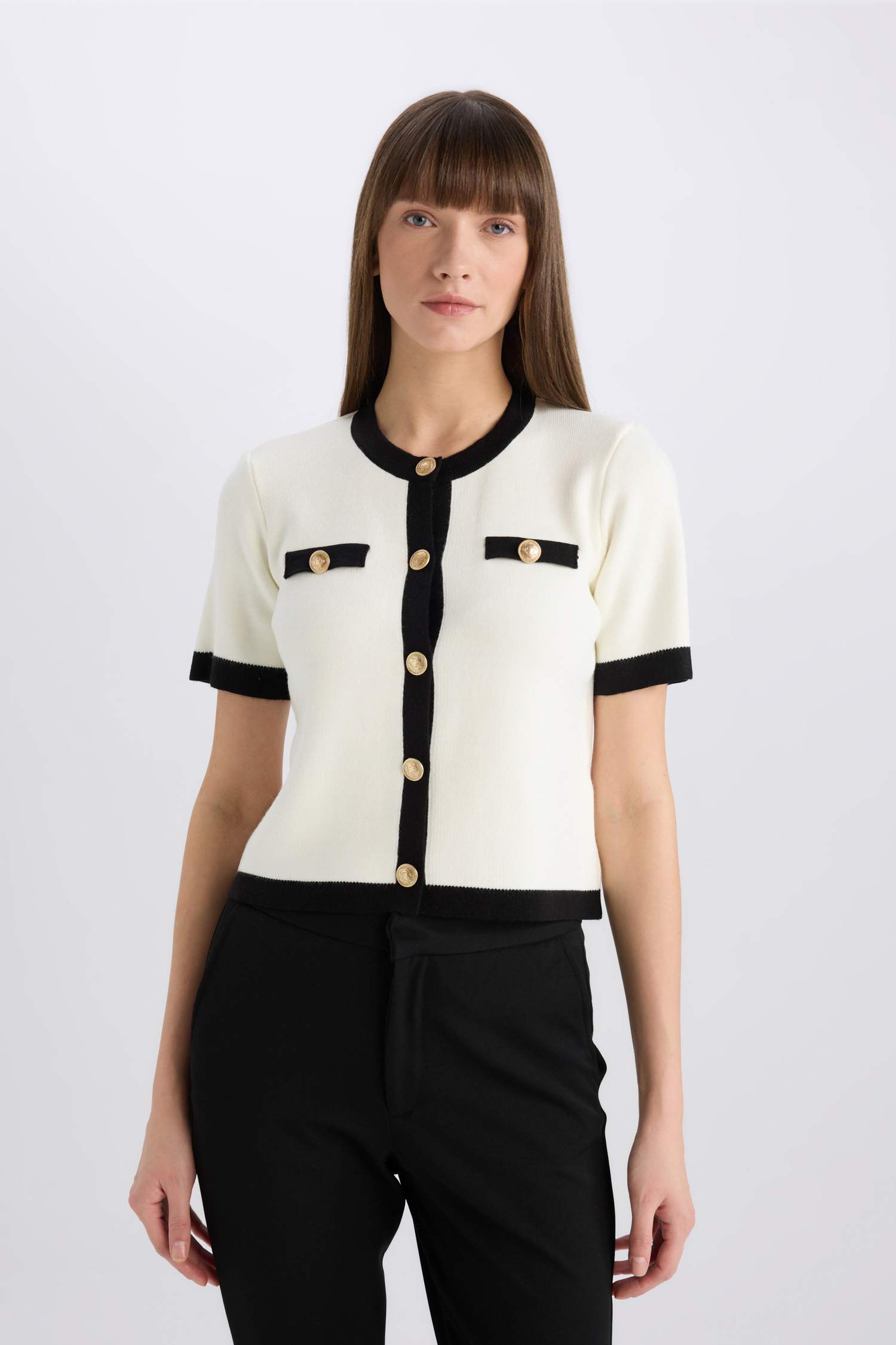 Regular Fit Bisiklet Yaka Düğmeli Kısa Kollu Triko Hırka