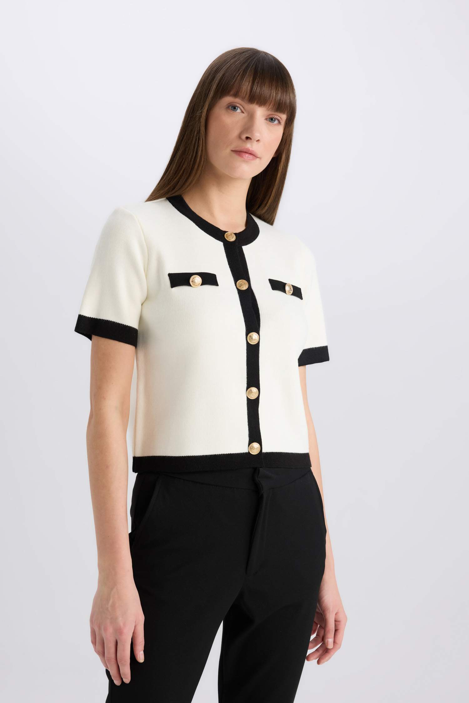 Regular Fit Bisiklet Yaka Düğmeli Kısa Kollu Triko Hırka