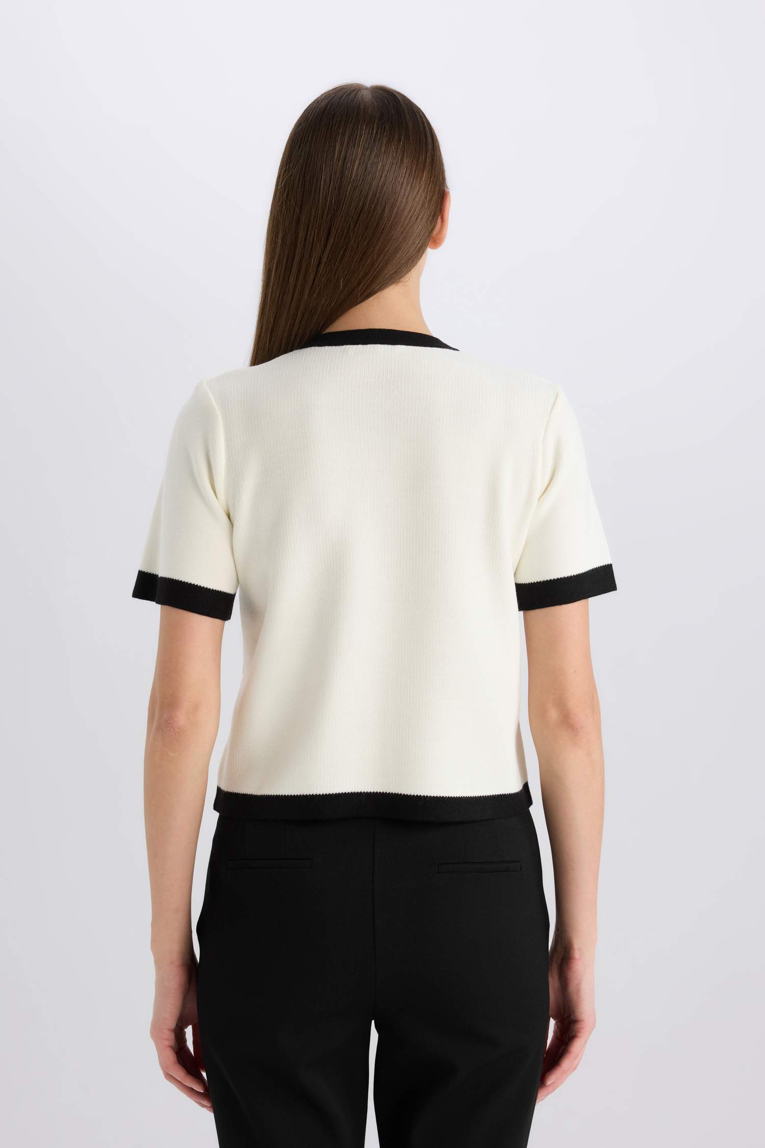 Regular Fit Bisiklet Yaka Düğmeli Kısa Kollu Triko Hırka