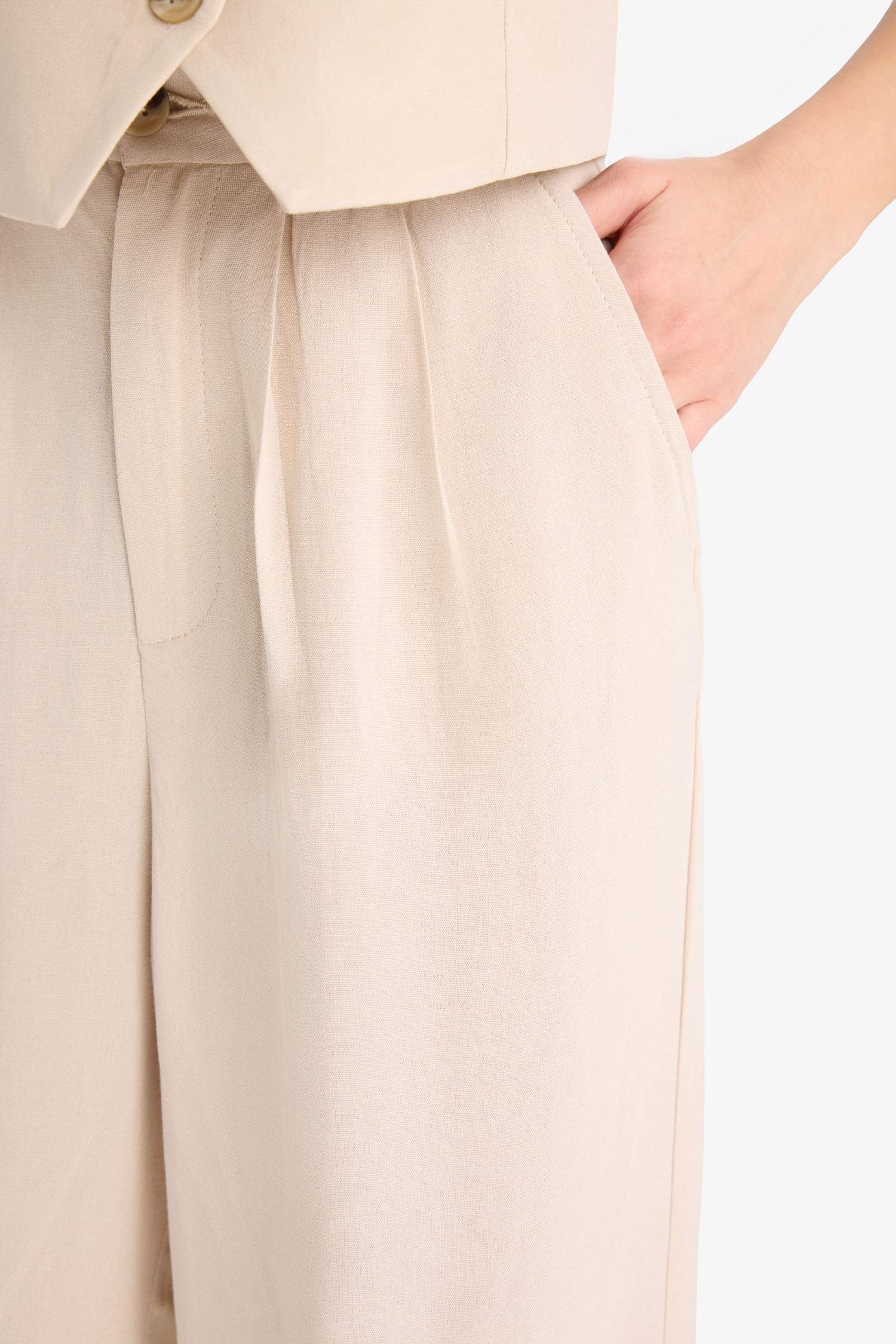 بنطرون برجل واسع وايد ليج وخصر عالي من مزيج الكتان