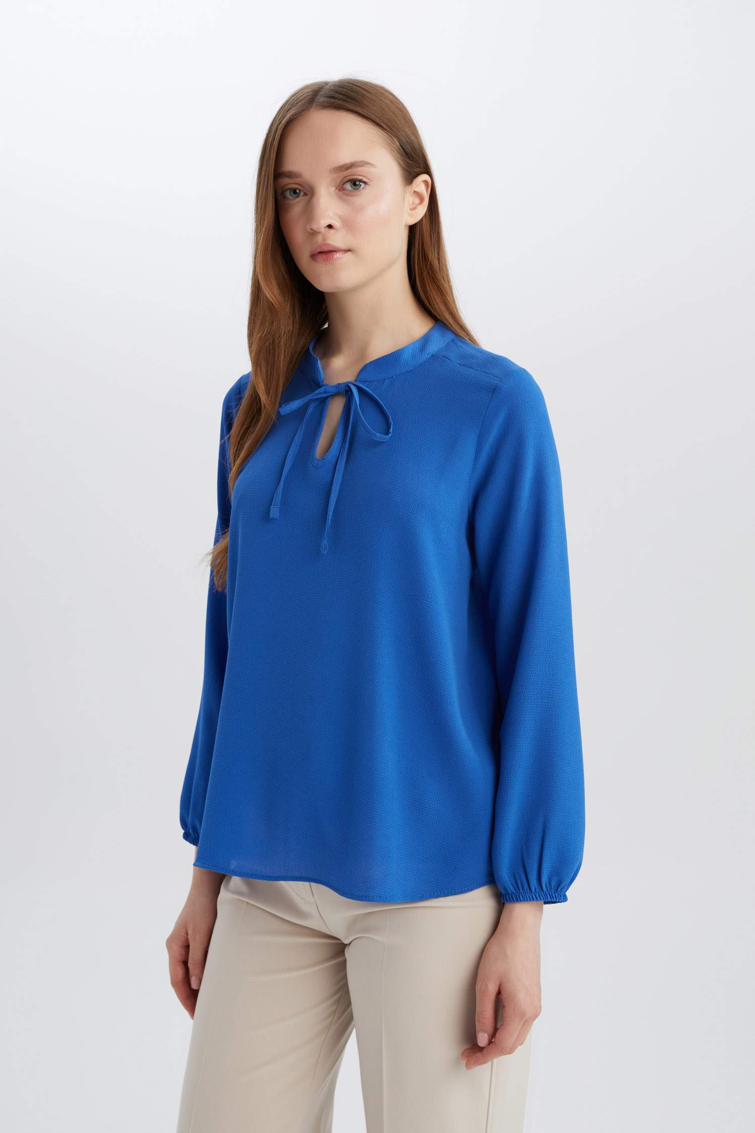 Blouse basique à col à revers et manches longues