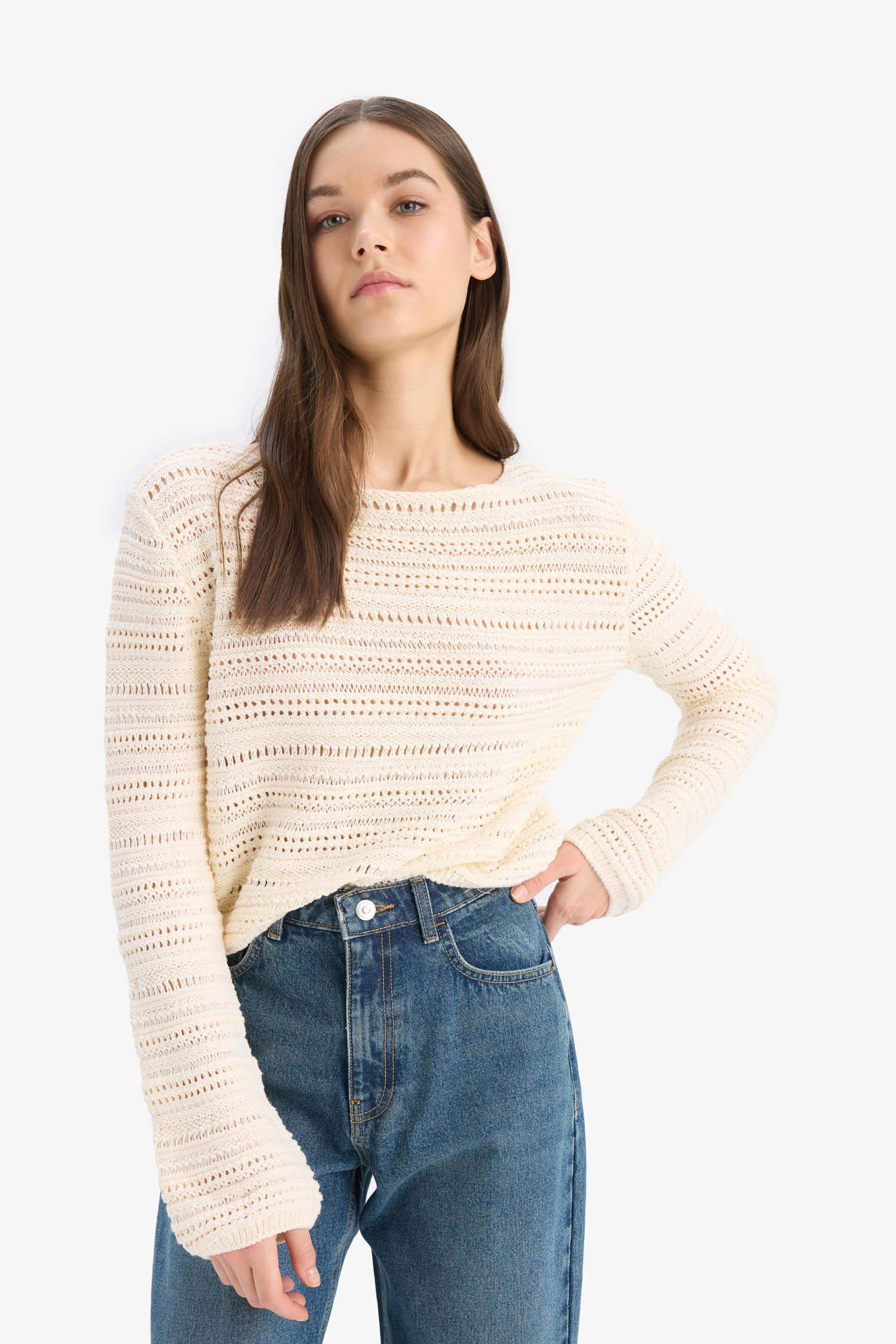 Оверсайз Свитер Из Ажурной Трикотажной Ткани С Широкой Лодочной Горловиной