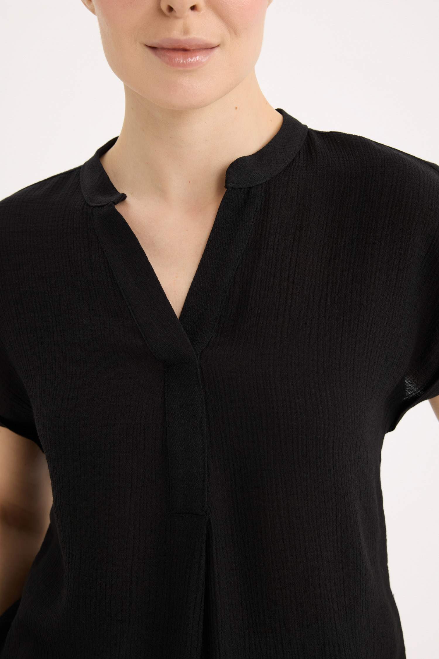 Regular Fit Apaş Yaka Basic Düz Kısa Kollu Bluz