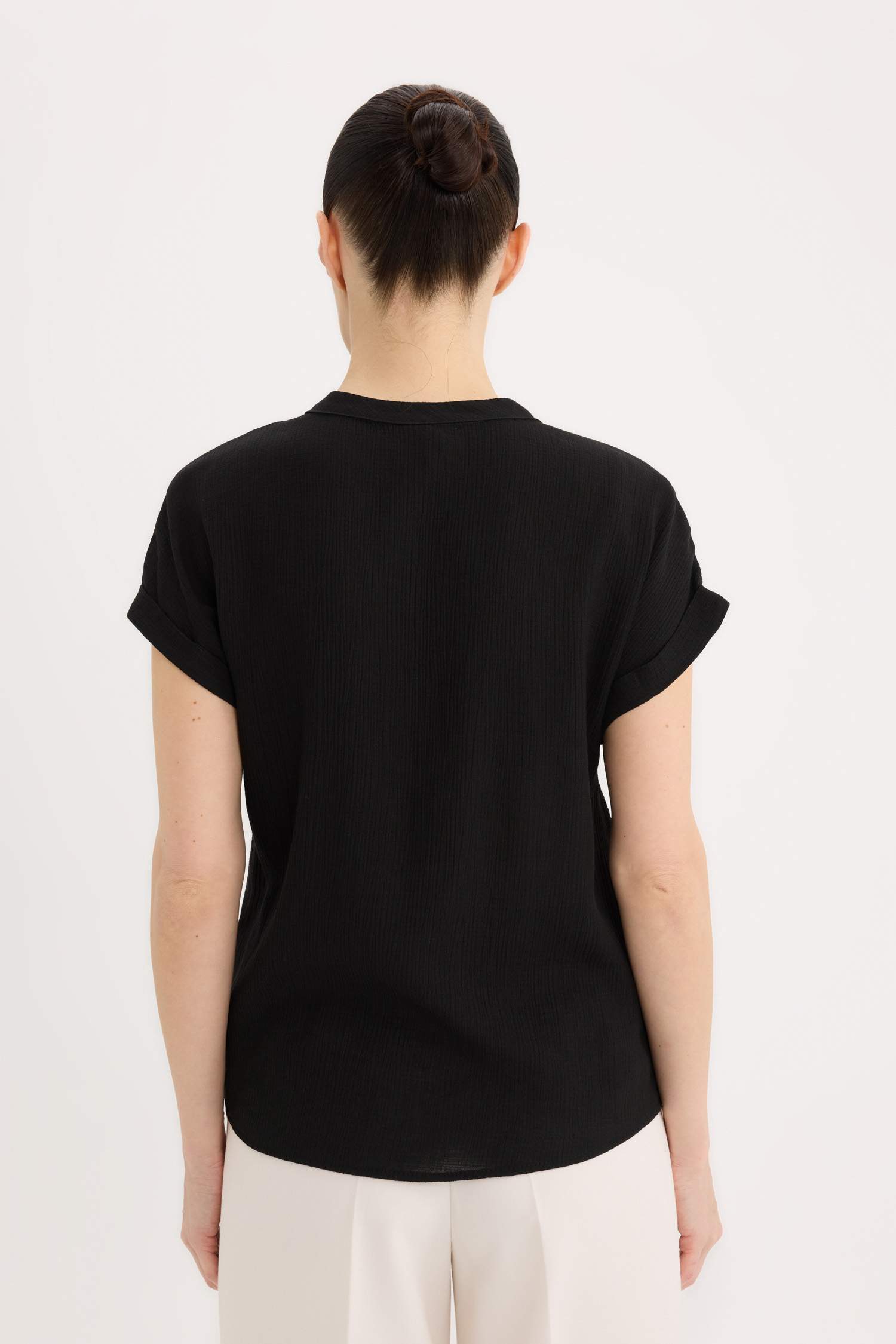 Regular Fit Apaş Yaka Basic Düz Kısa Kollu Bluz