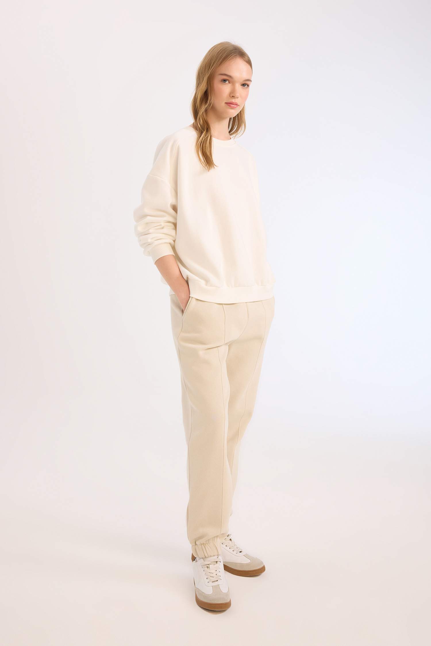 Basic Elastic Waist Leg Thick Jogger Sweatpants