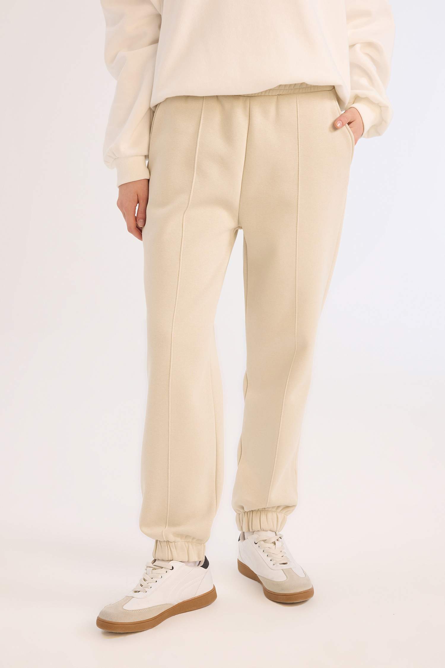 Basic Elastic Waist Leg Thick Jogger Sweatpants