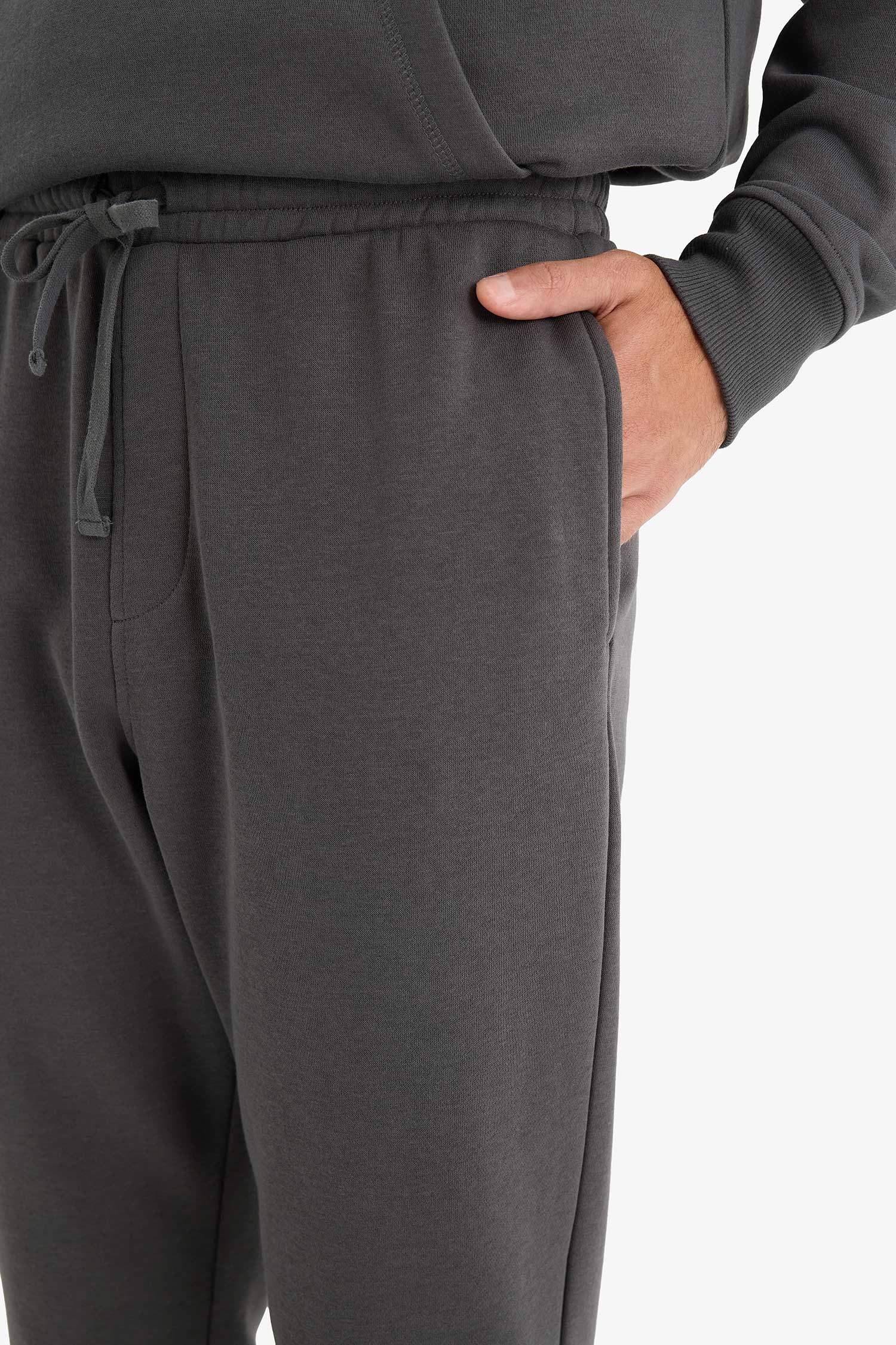 Regular Fit Beli Bağcıklı Cepli Paçası Lastikli Şardonlu Basic Düz Jogger Eşofman Altı