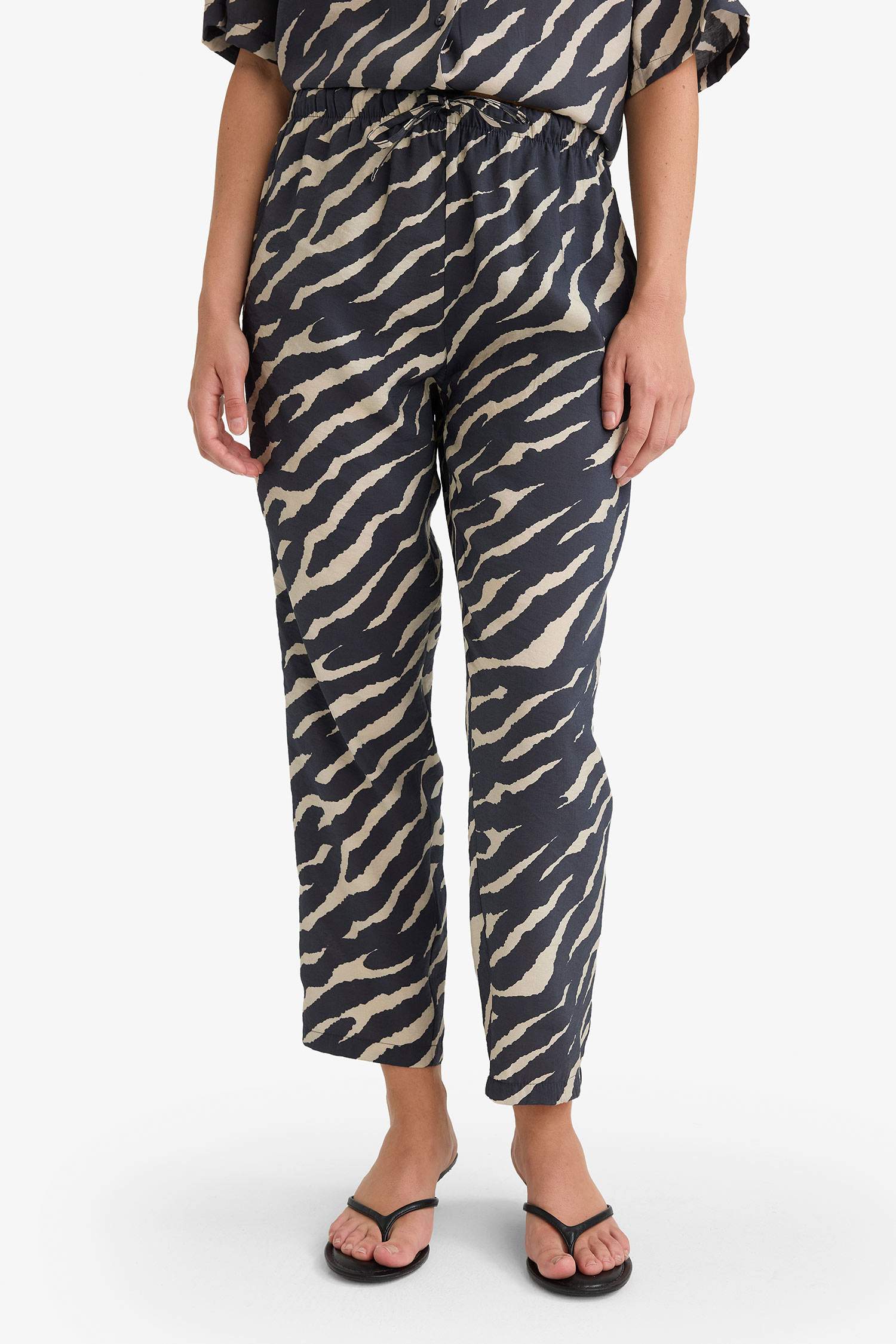 Carrot Fit Zebra Desenli Modal Kumaş Pantolon Çift Cepli Yüksek Bel Düz Paça